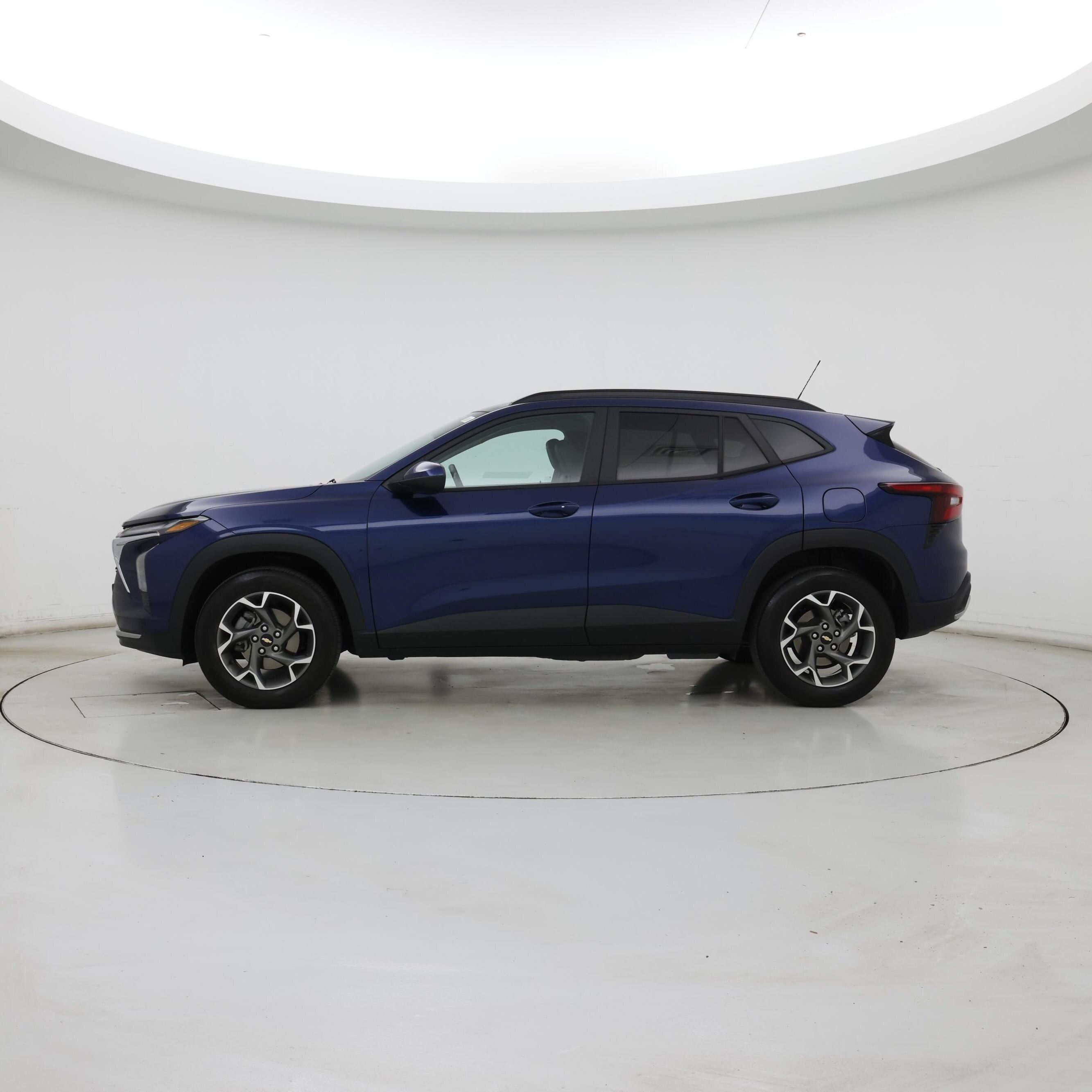 Thumbnail: 2024 Chevrolet Trax - 3