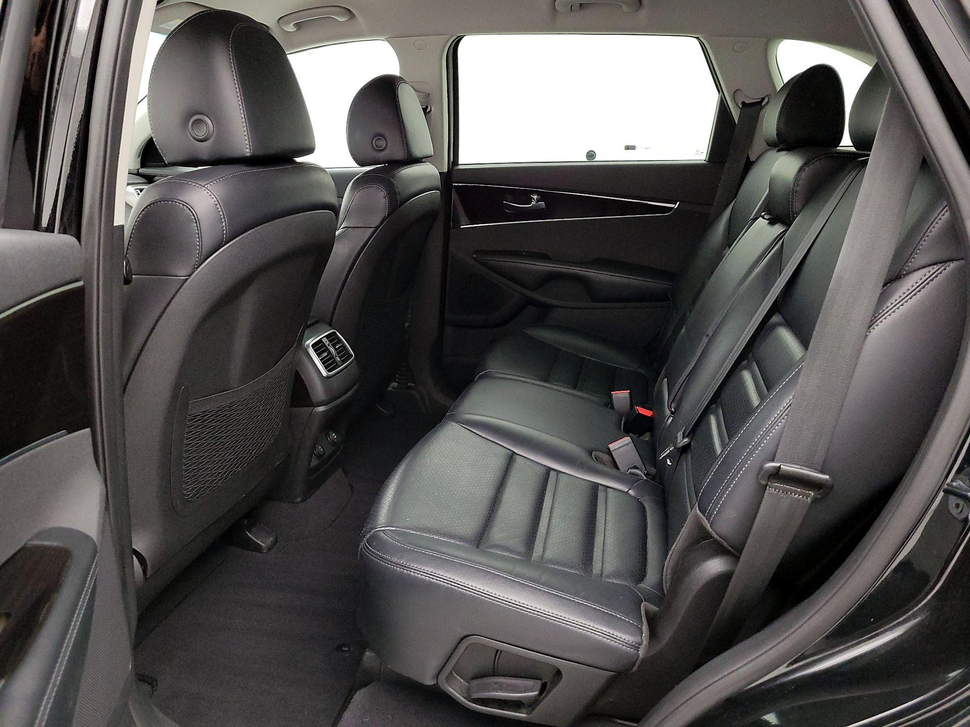 Thumbnail: 2019 Kia Sorento - 19