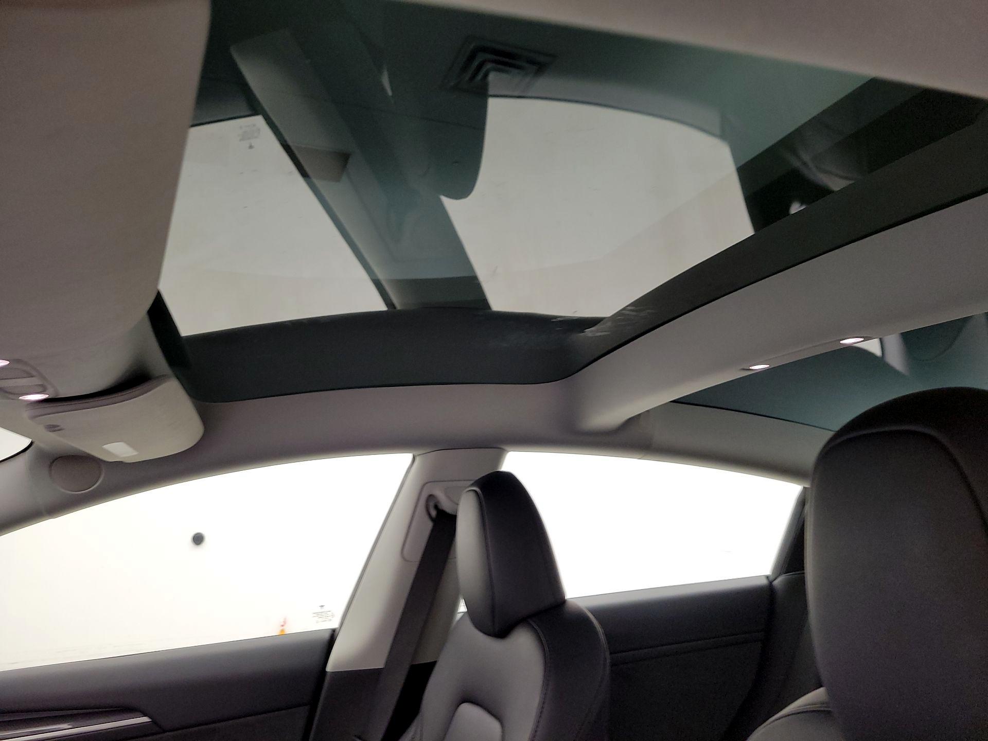 Thumbnail: 2023 Tesla Model 3 - 19