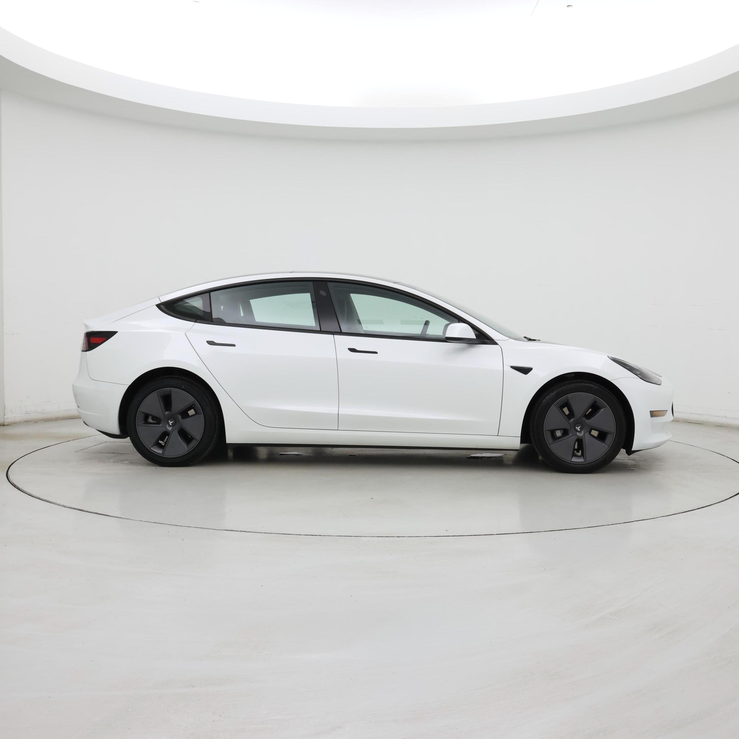 Thumbnail: 2023 Tesla Model 3 - 7