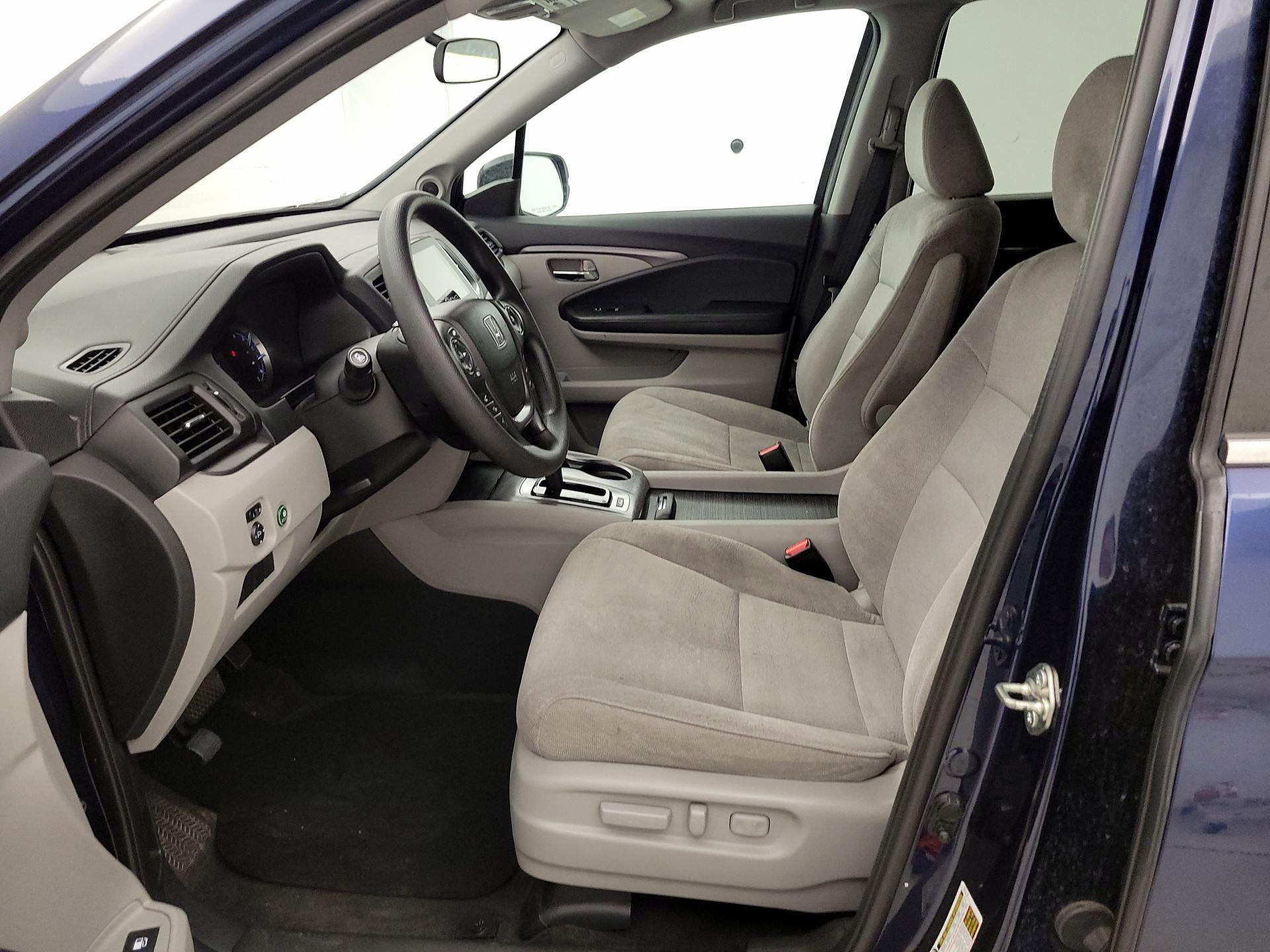 Thumbnail: 2017 Honda Pilot - 11