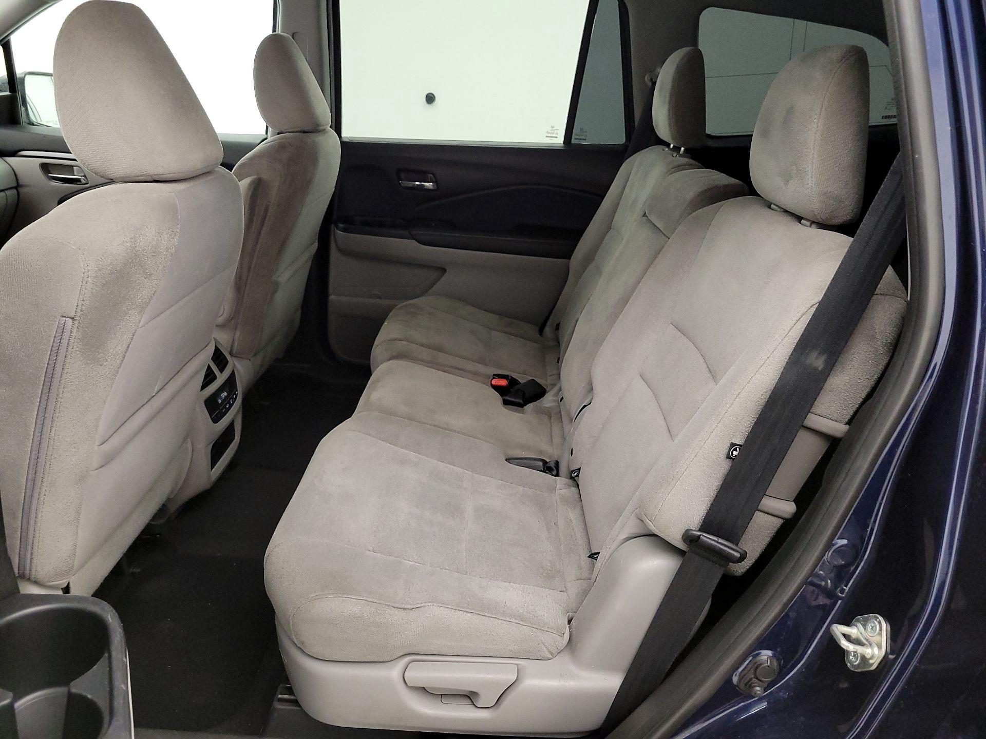 Thumbnail: 2017 Honda Pilot - 19