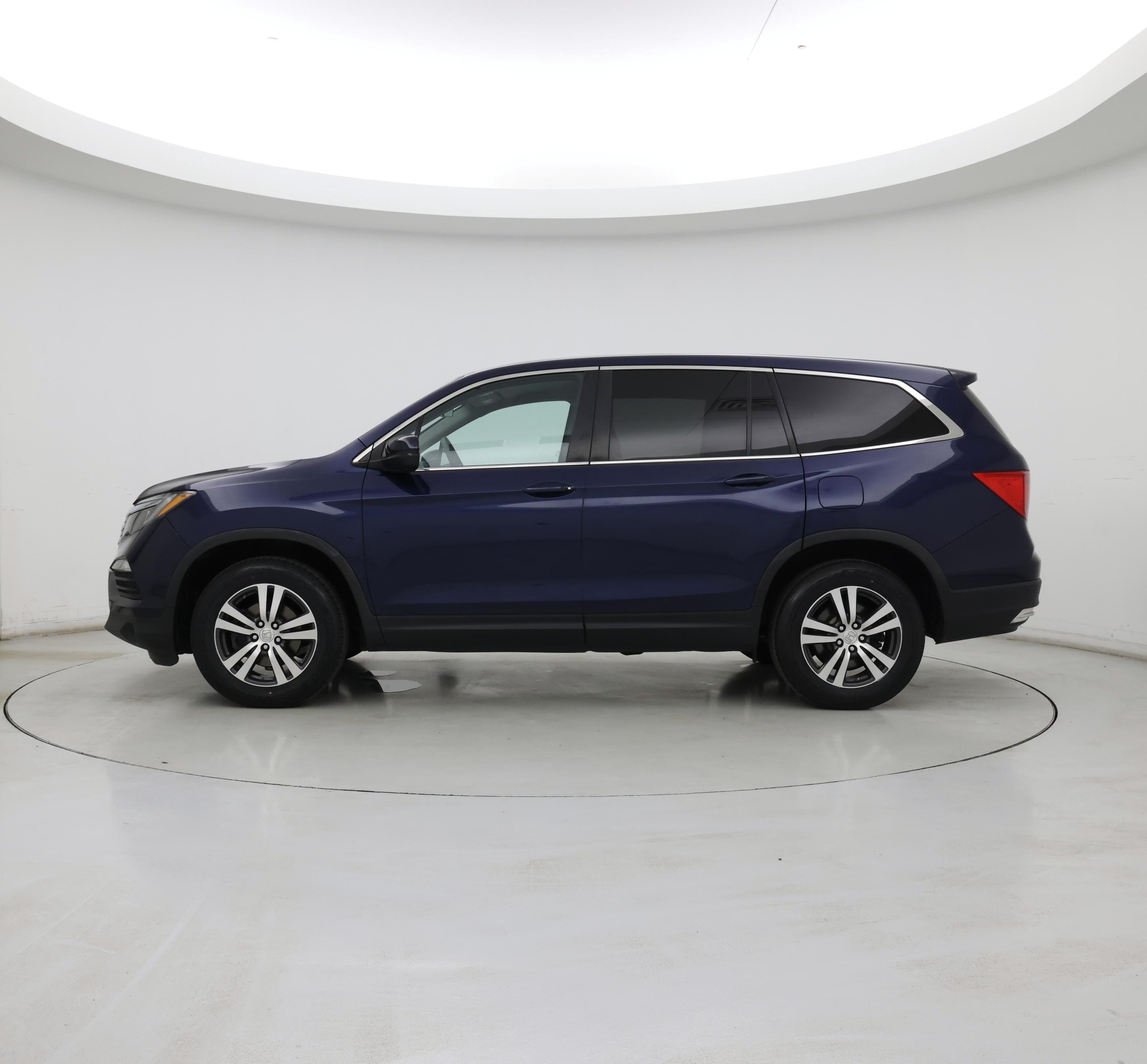 Thumbnail: 2017 Honda Pilot - 3