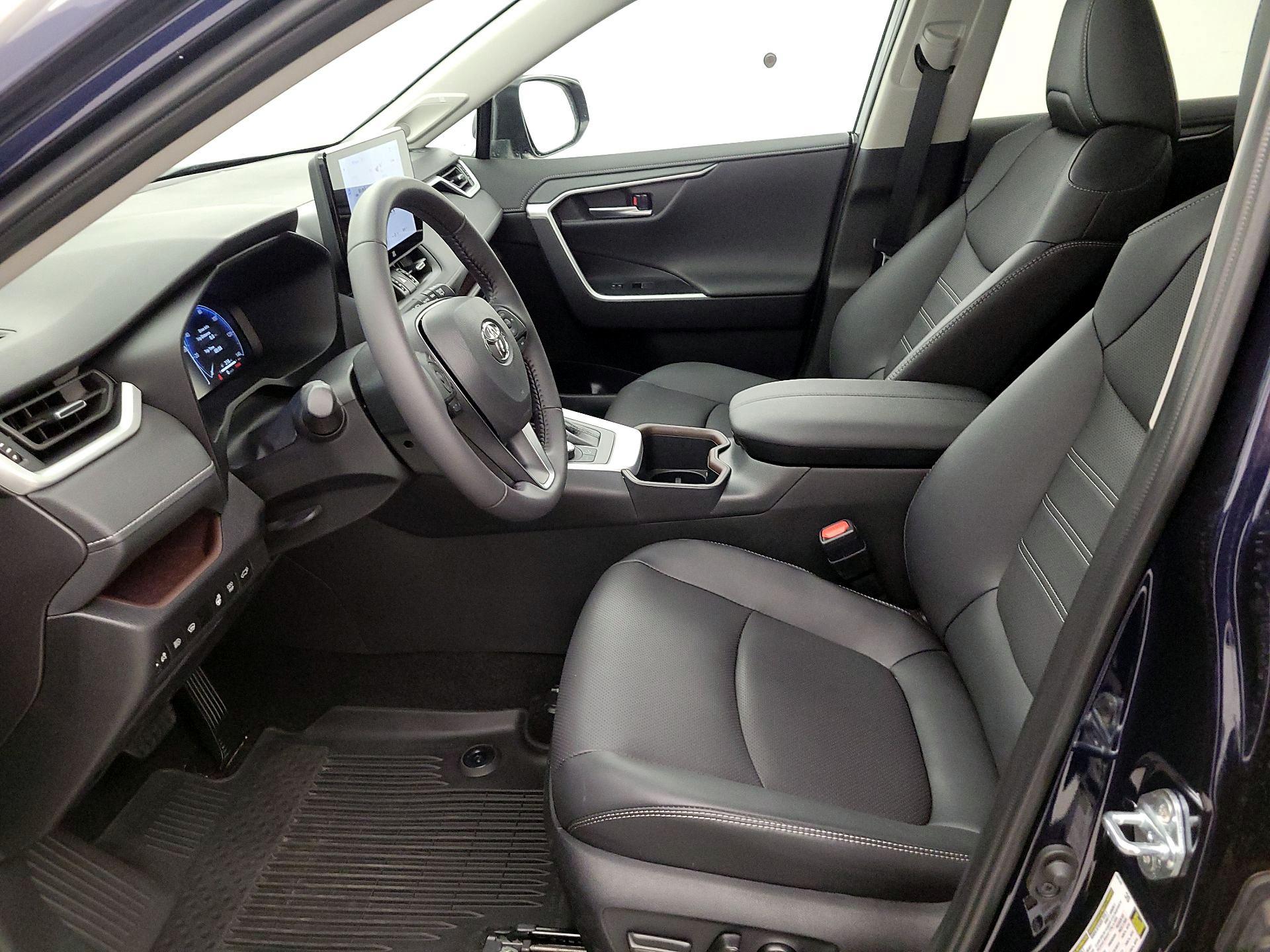 Thumbnail: 2025 Toyota RAV4 - 11