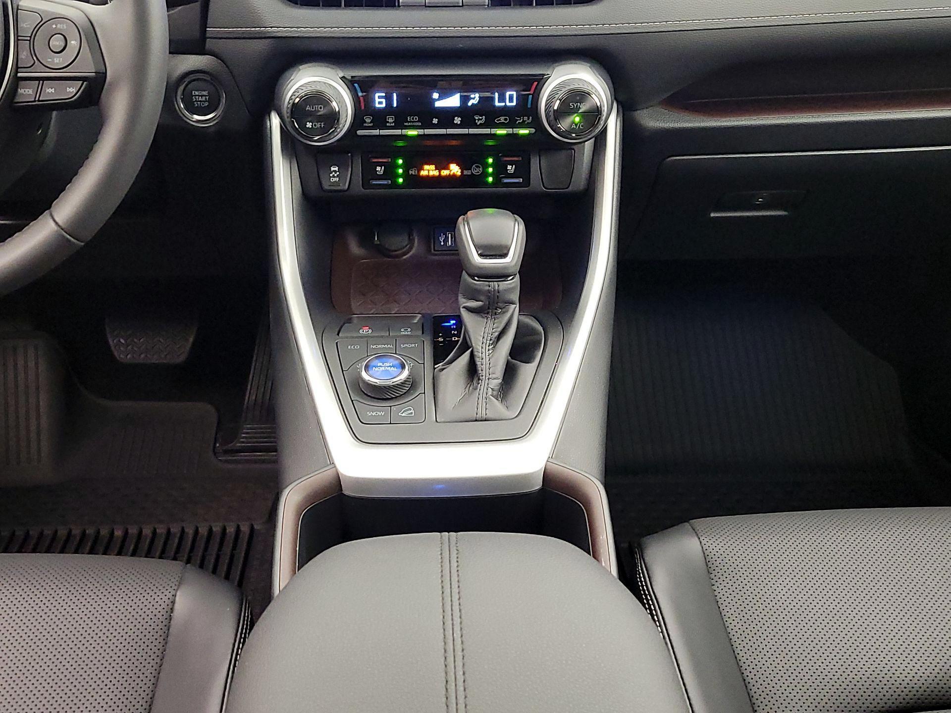 Thumbnail: 2025 Toyota RAV4 - 17