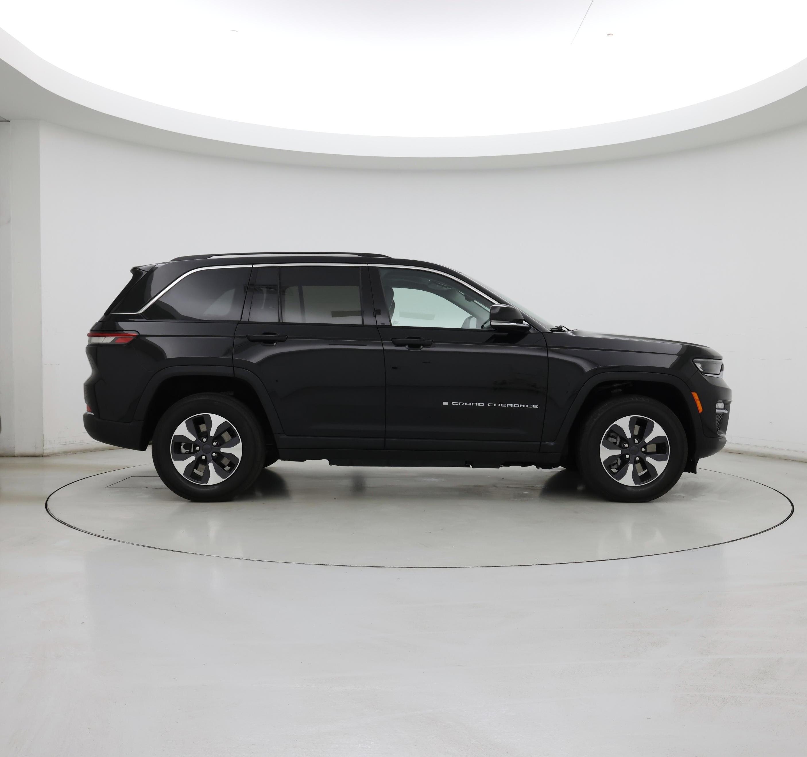 Thumbnail: 2023 Jeep Grand Cherokee - 7