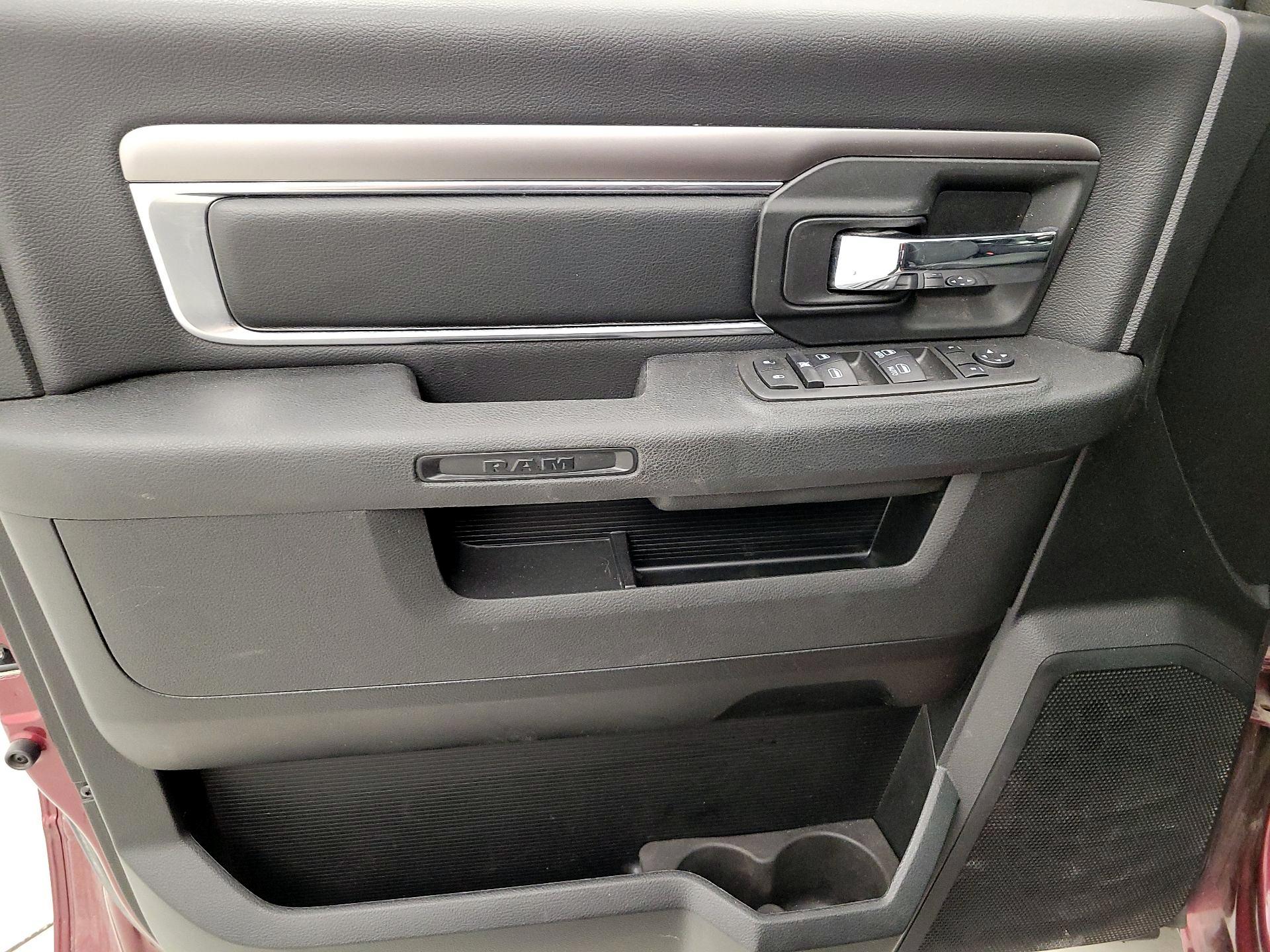 Thumbnail: 2022 RAM 1500 Classic - 12