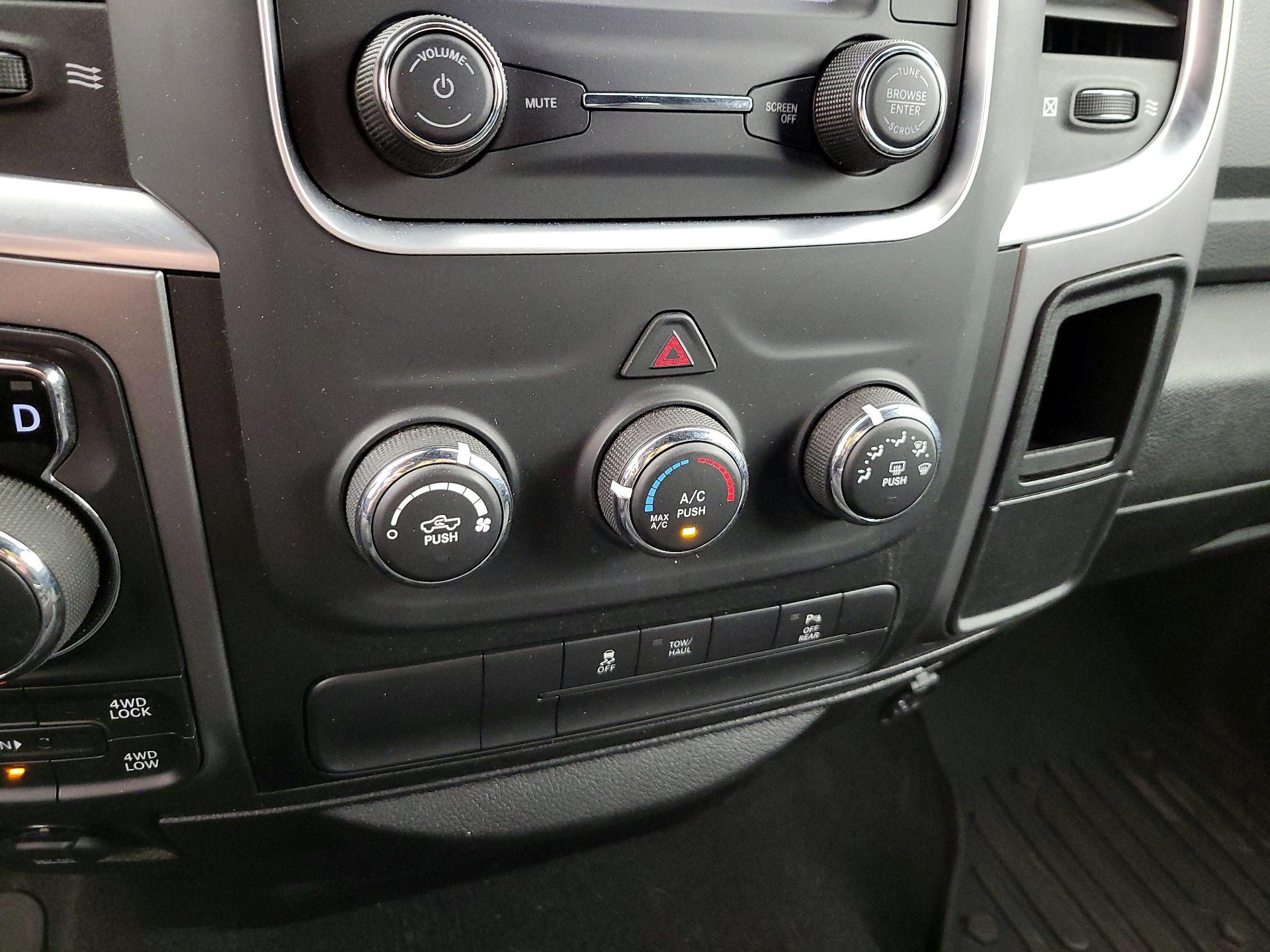 Thumbnail: 2022 RAM 1500 Classic - 16