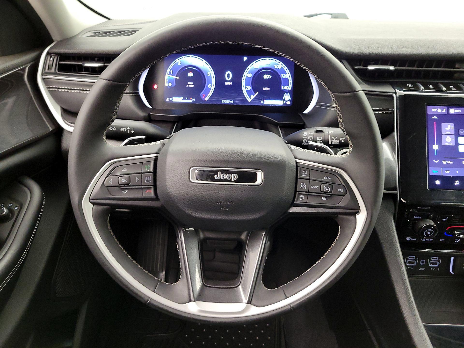 Thumbnail: 2023 Jeep Grand Cherokee - 10