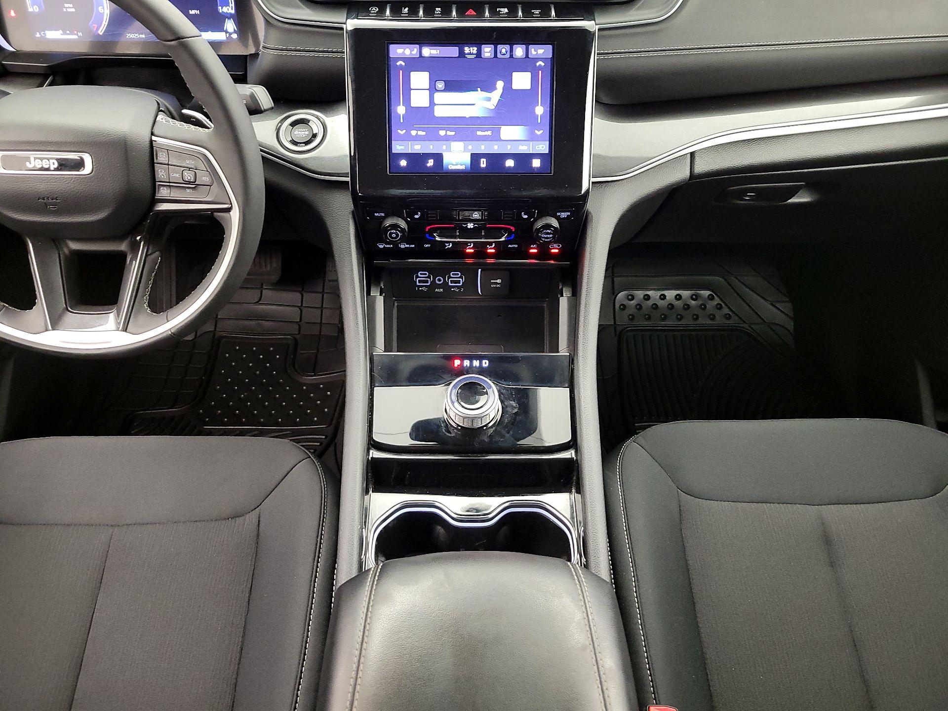 Thumbnail: 2023 Jeep Grand Cherokee - 17