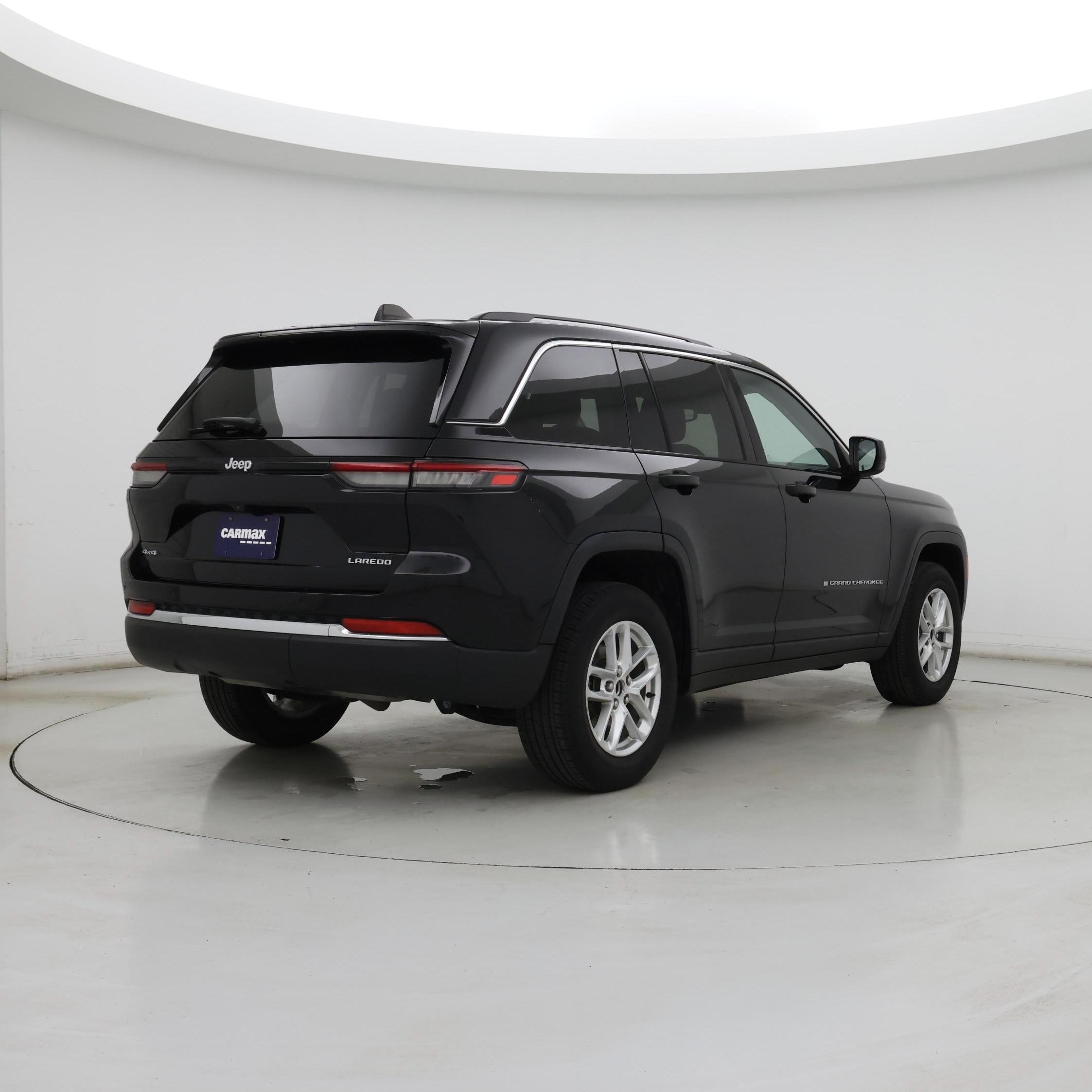 Thumbnail: 2023 Jeep Grand Cherokee - 8