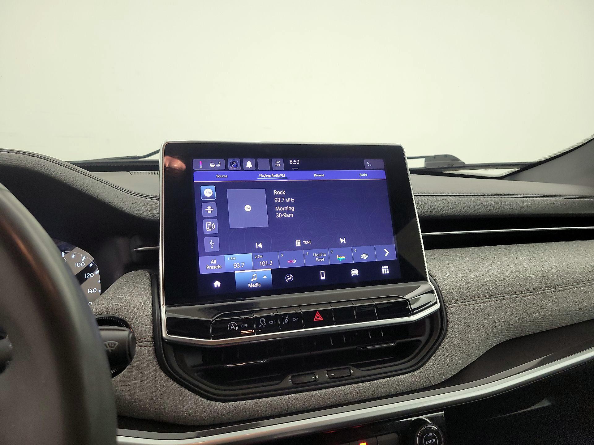 Thumbnail: 2023 Jeep Compass - 15