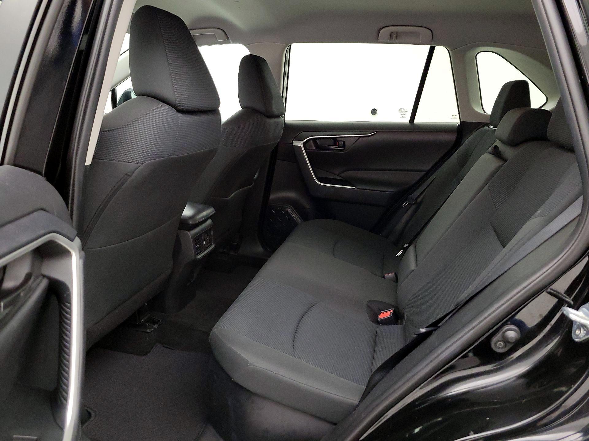 Thumbnail: 2021 Toyota RAV4 - 20