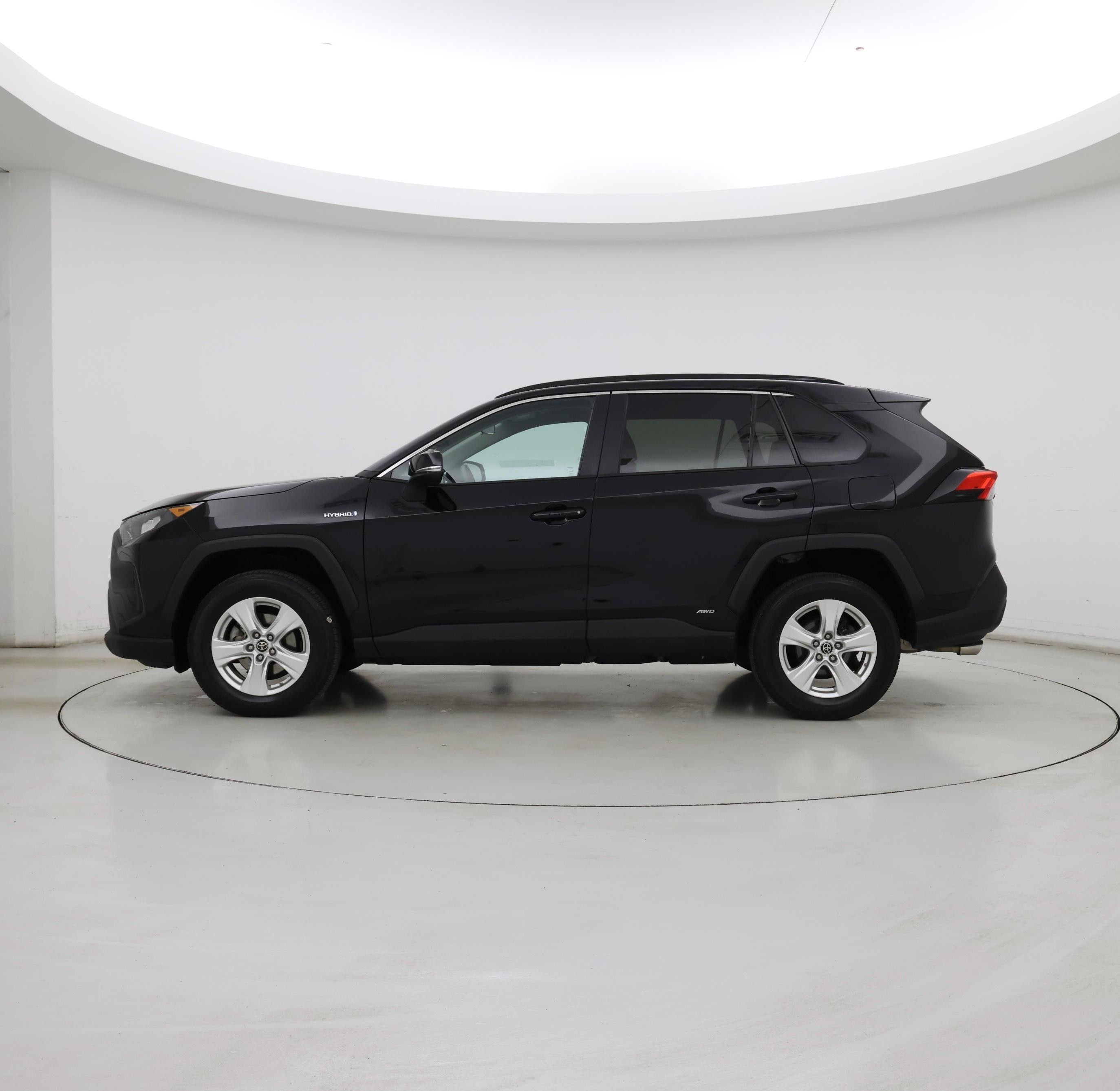 Thumbnail: 2021 Toyota RAV4 - 3