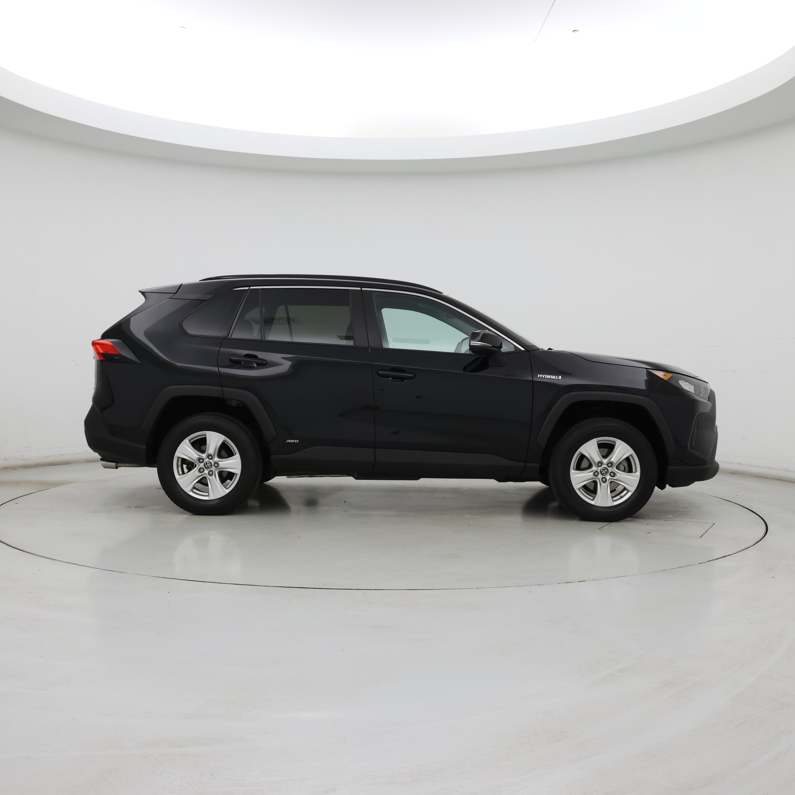 Thumbnail: 2021 Toyota RAV4 - 7