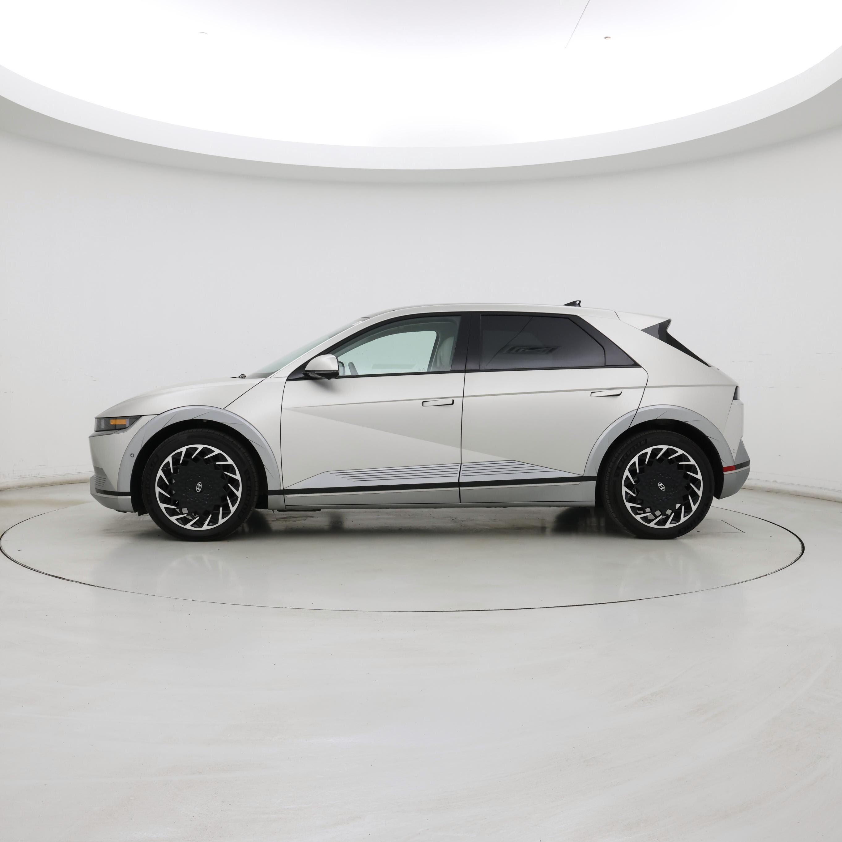 Thumbnail: 2024 Hyundai Ioniq 5 - 3