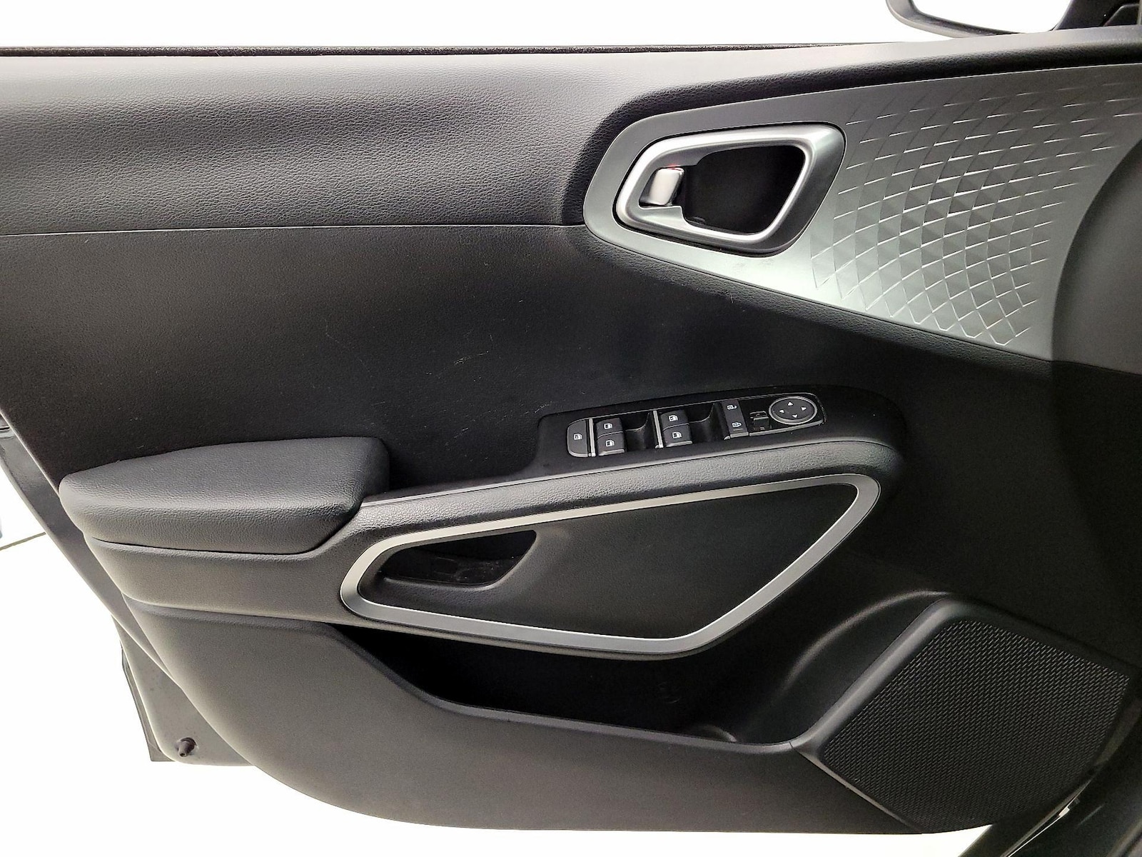 2024 Kia Soul LX - Photo 13