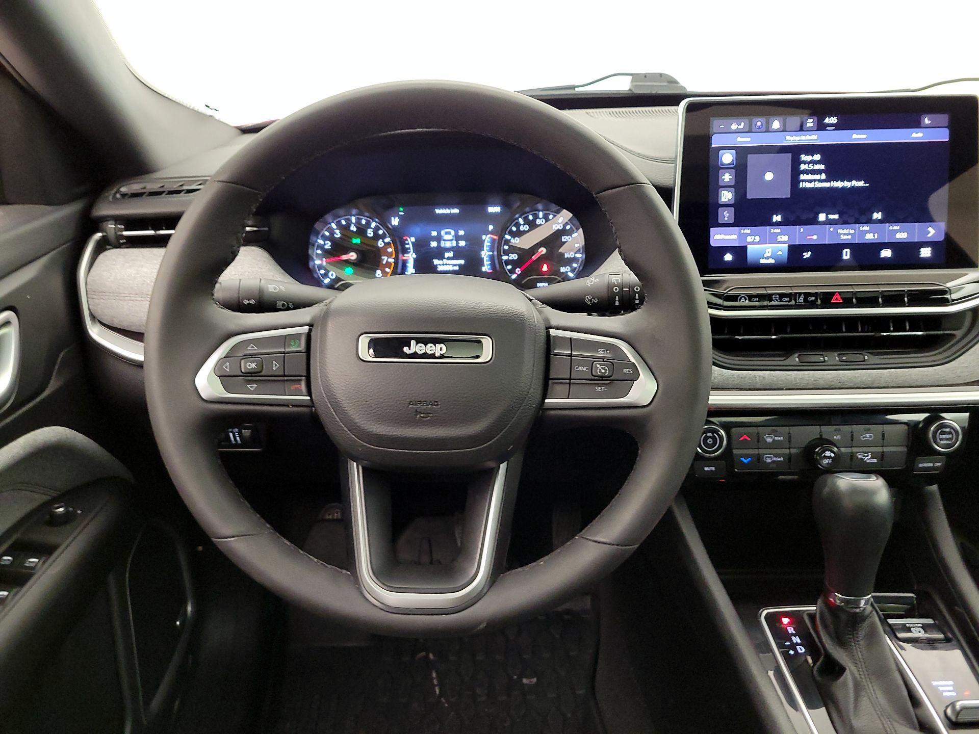 Thumbnail: 2023 Jeep Compass - 10