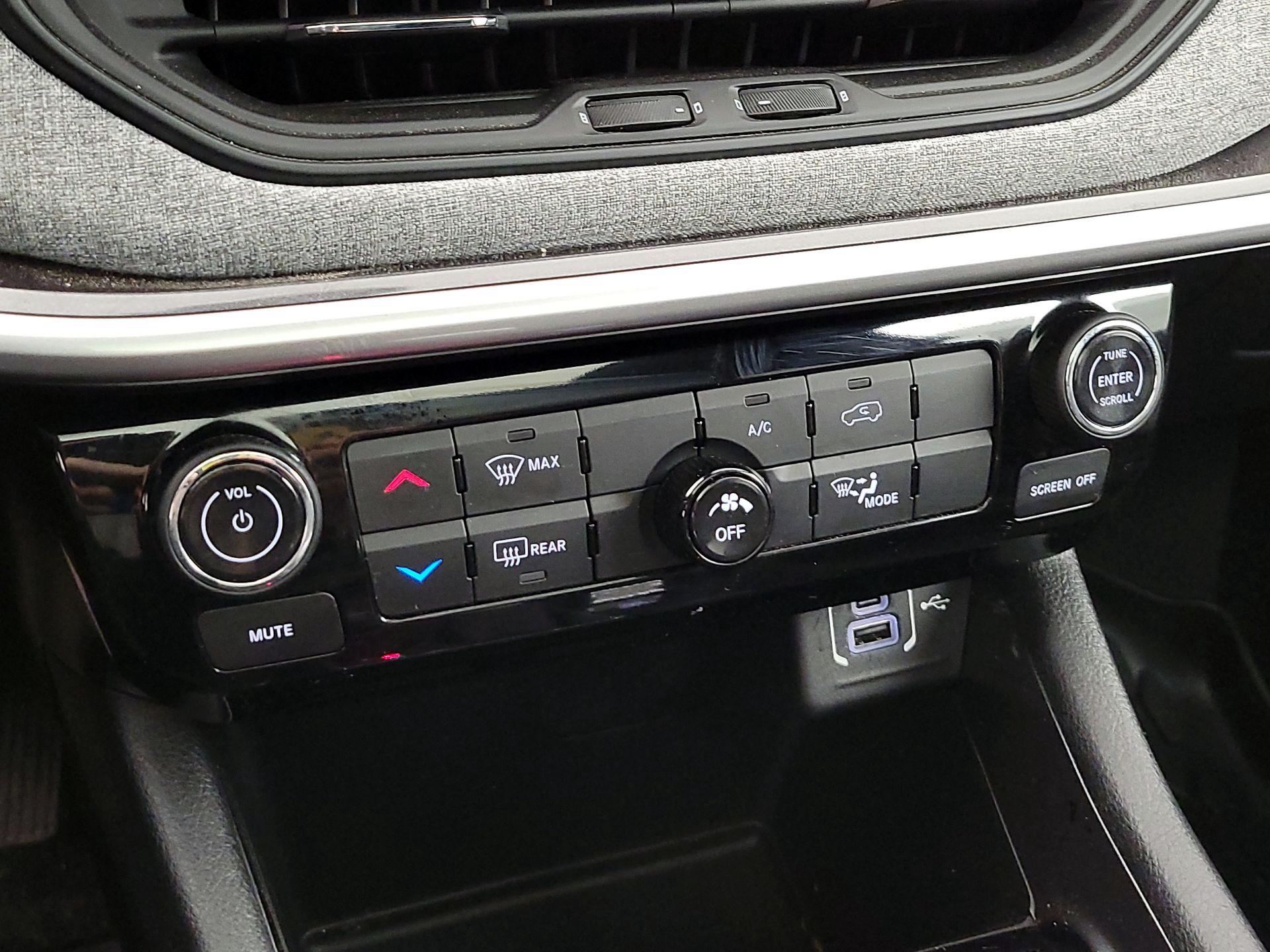 Thumbnail: 2023 Jeep Compass - 16