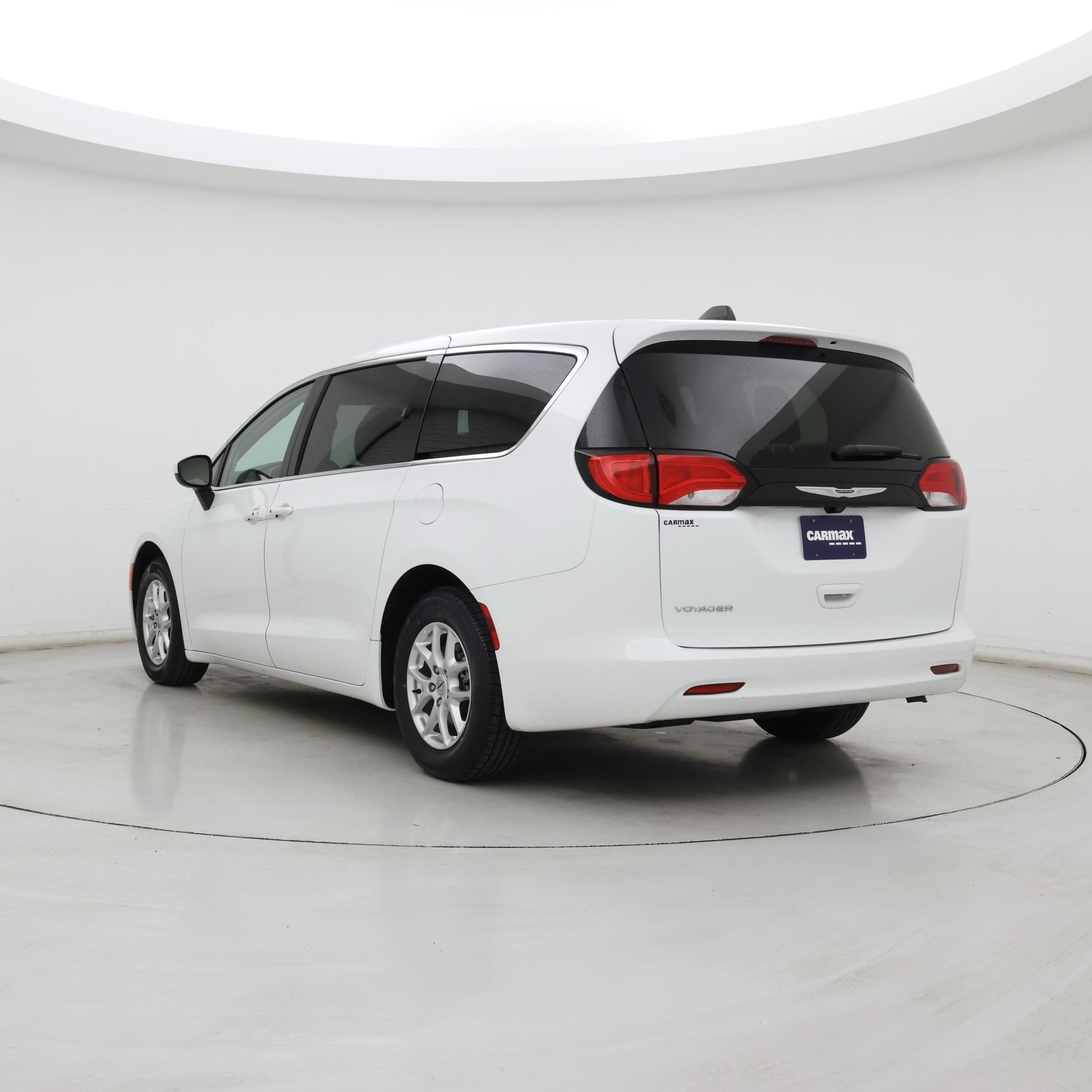 Thumbnail: 2023 Chrysler Voyager - 2