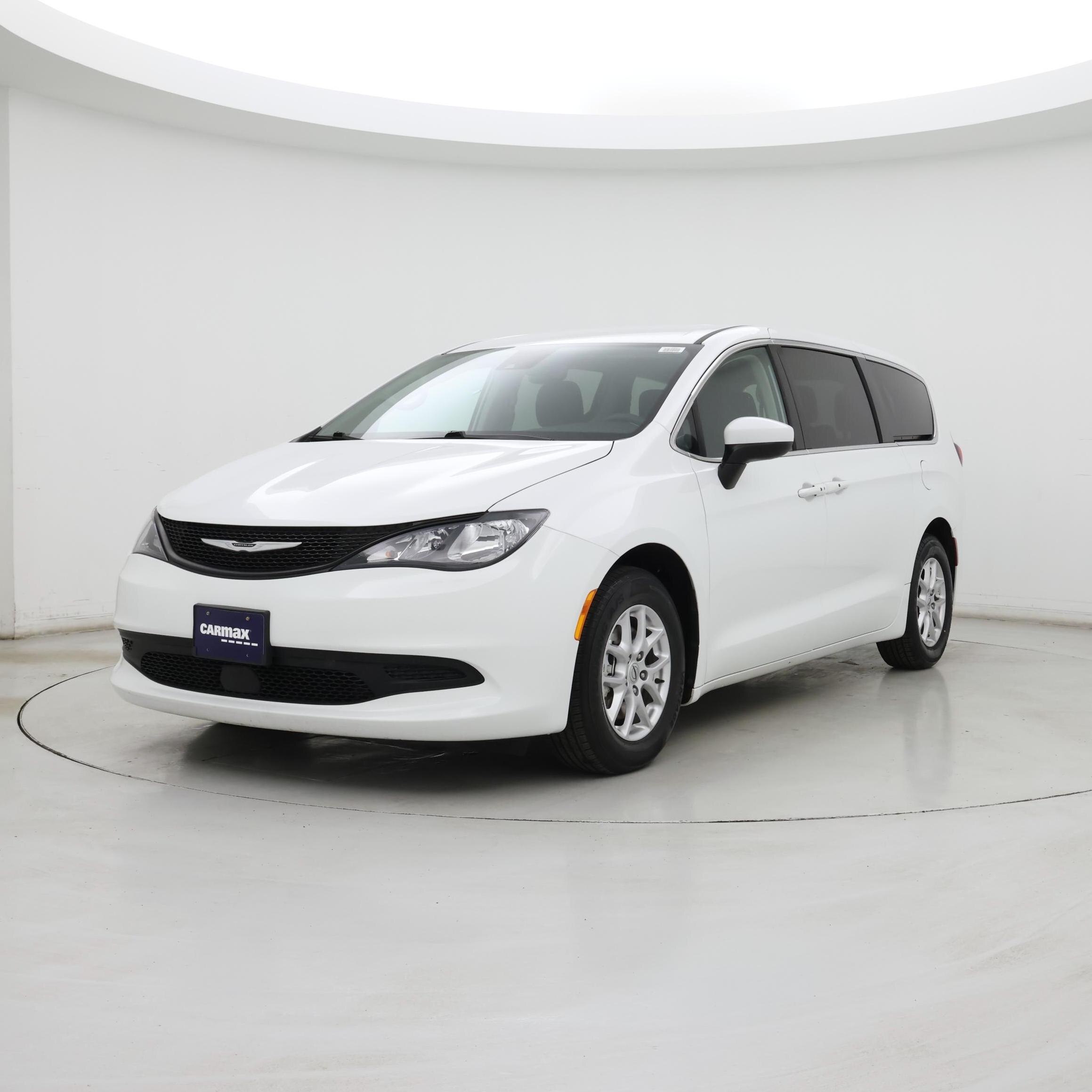 Thumbnail: 2023 Chrysler Voyager - 4