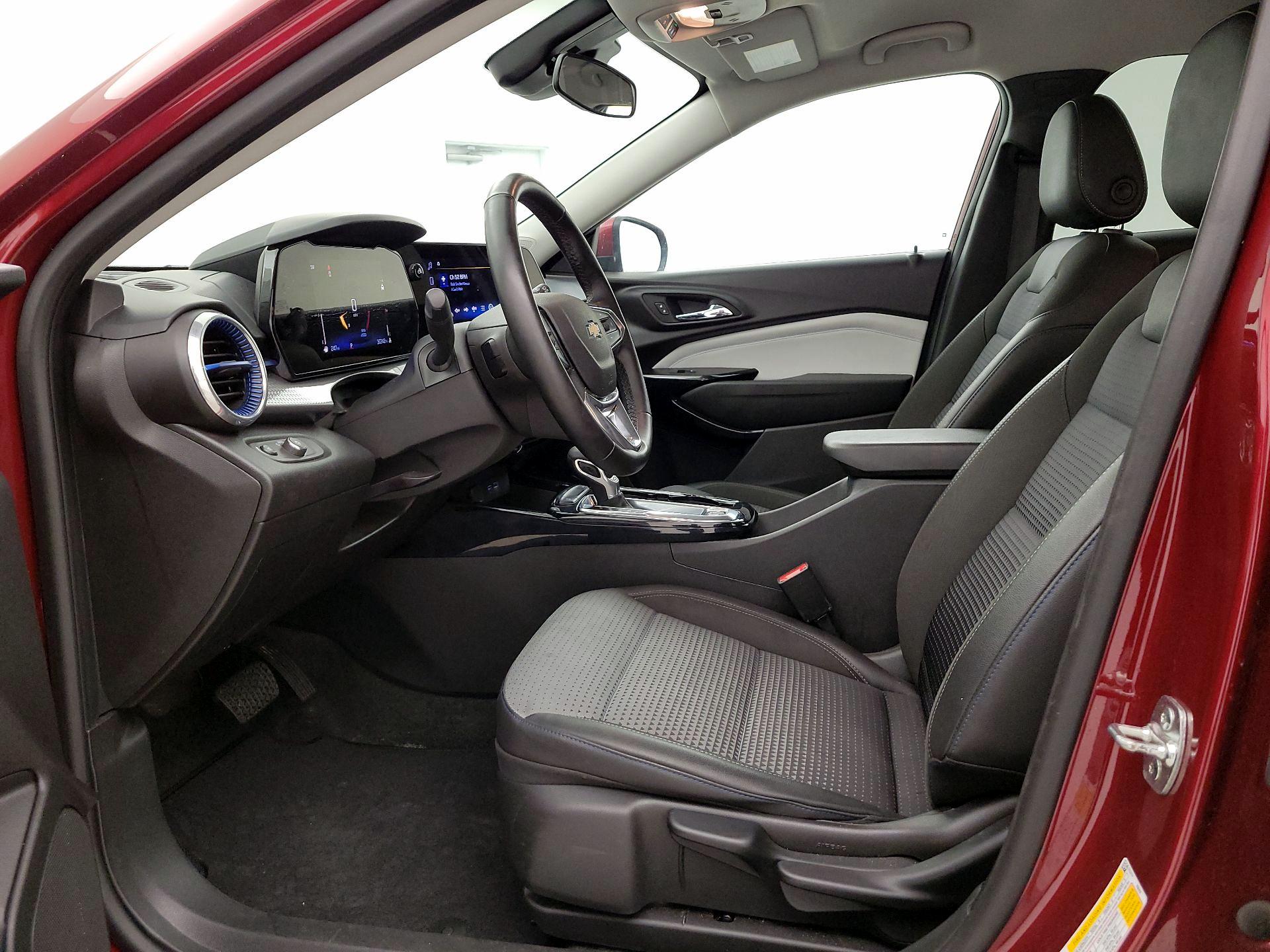 Thumbnail: 2025 Chevrolet Trax - 11