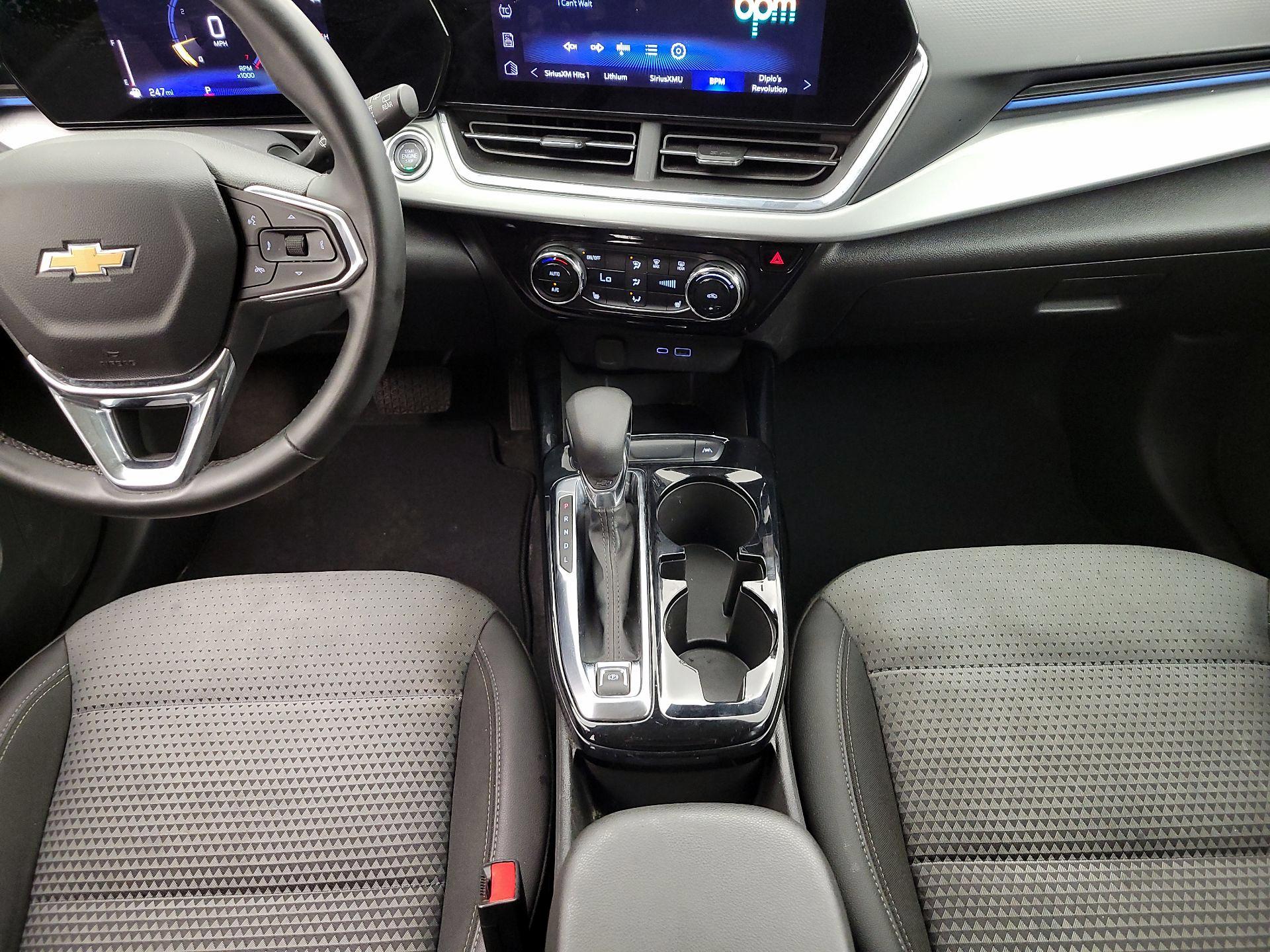 Thumbnail: 2025 Chevrolet Trax - 17