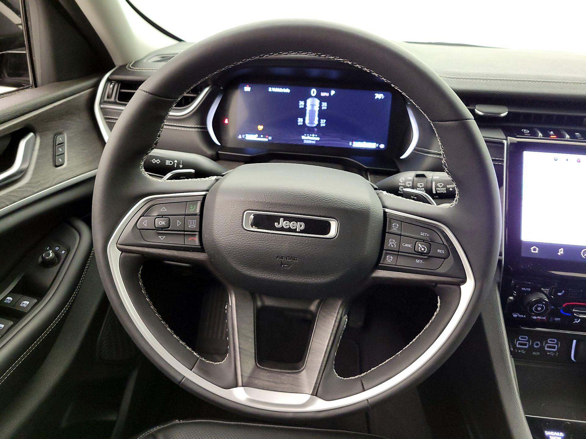 Thumbnail: 2023 Jeep Grand Cherokee - 10