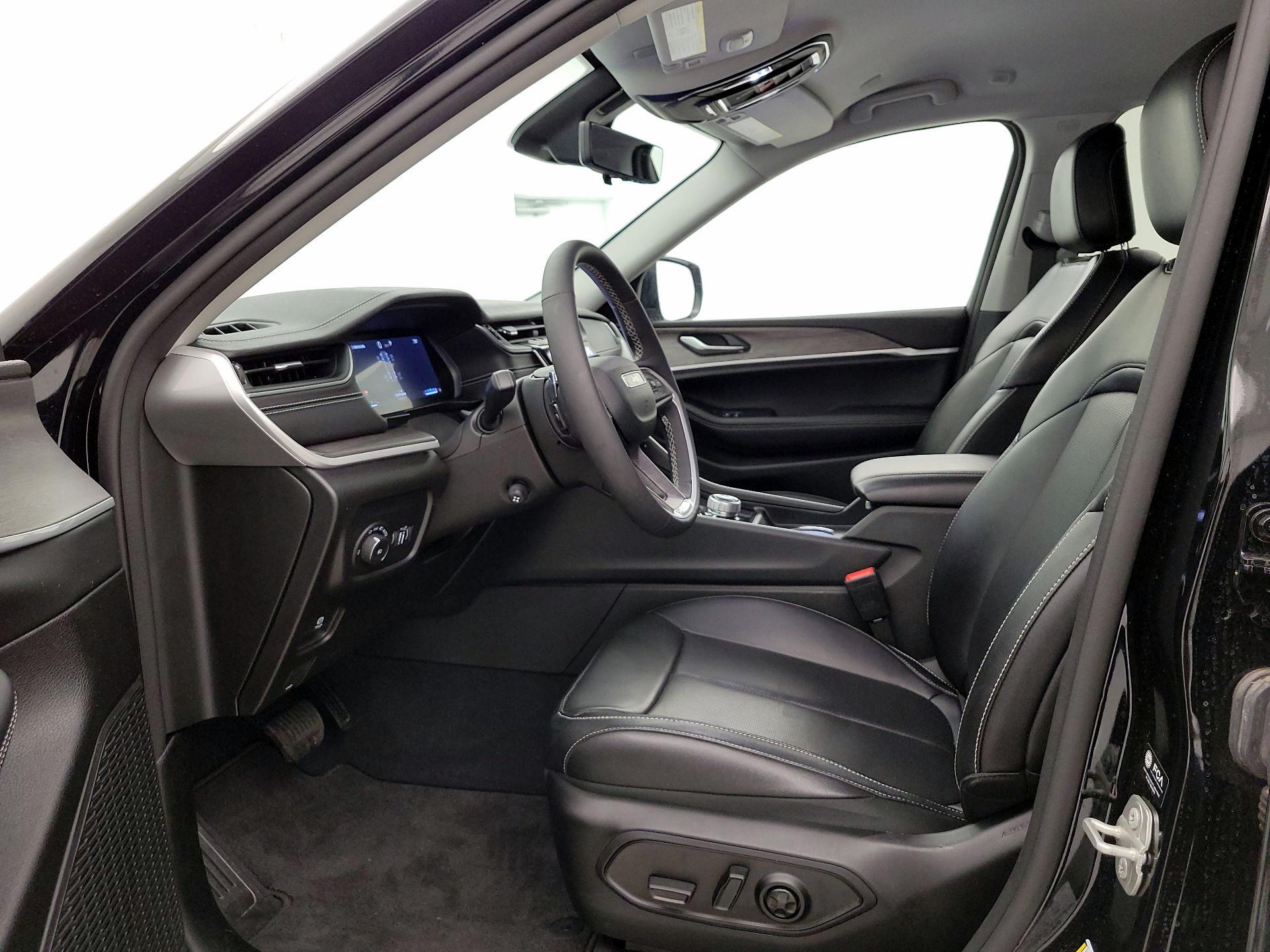 Thumbnail: 2023 Jeep Grand Cherokee - 11