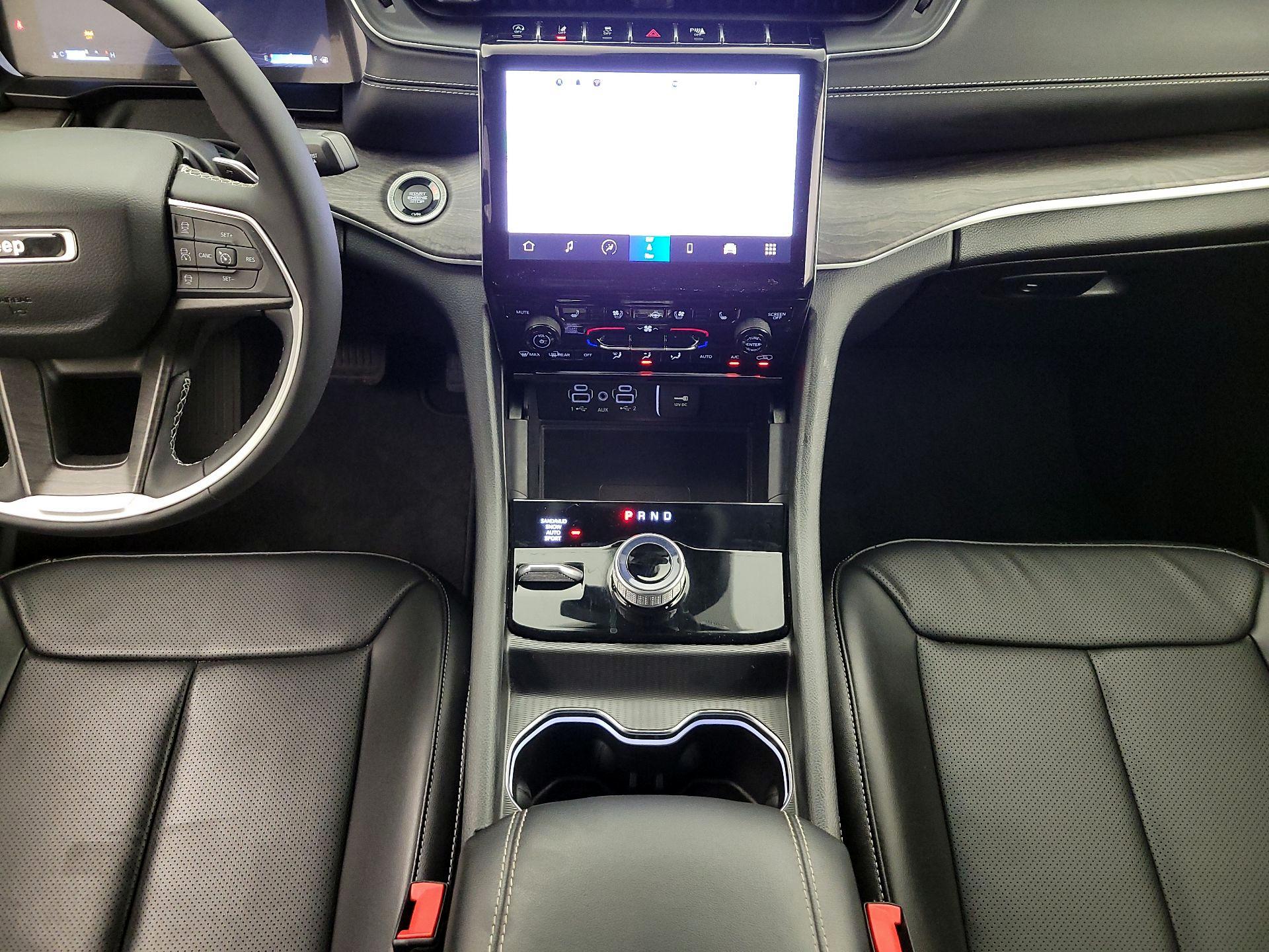 Thumbnail: 2023 Jeep Grand Cherokee - 18