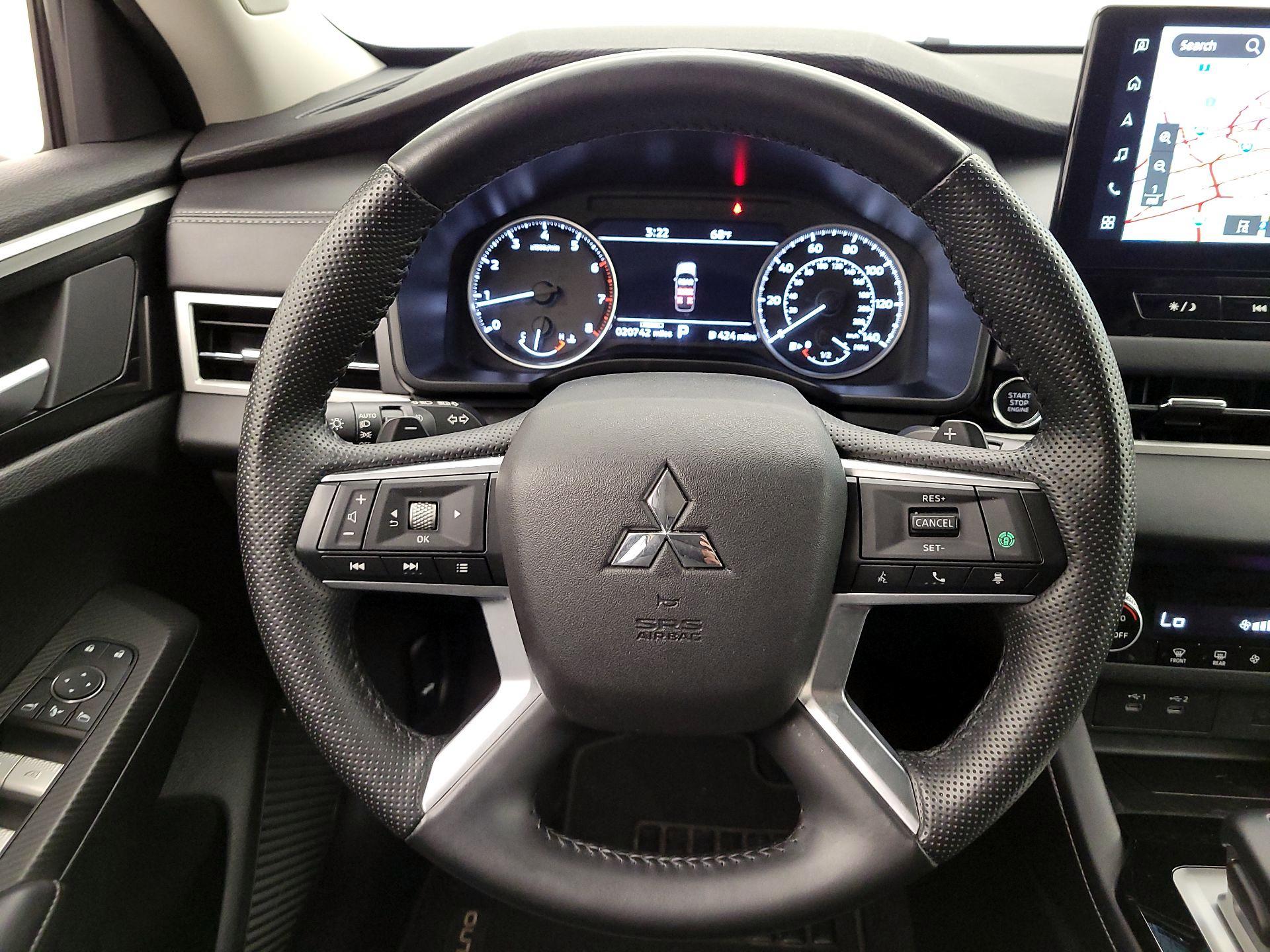 Thumbnail: 2025 Mitsubishi Outlander - 10