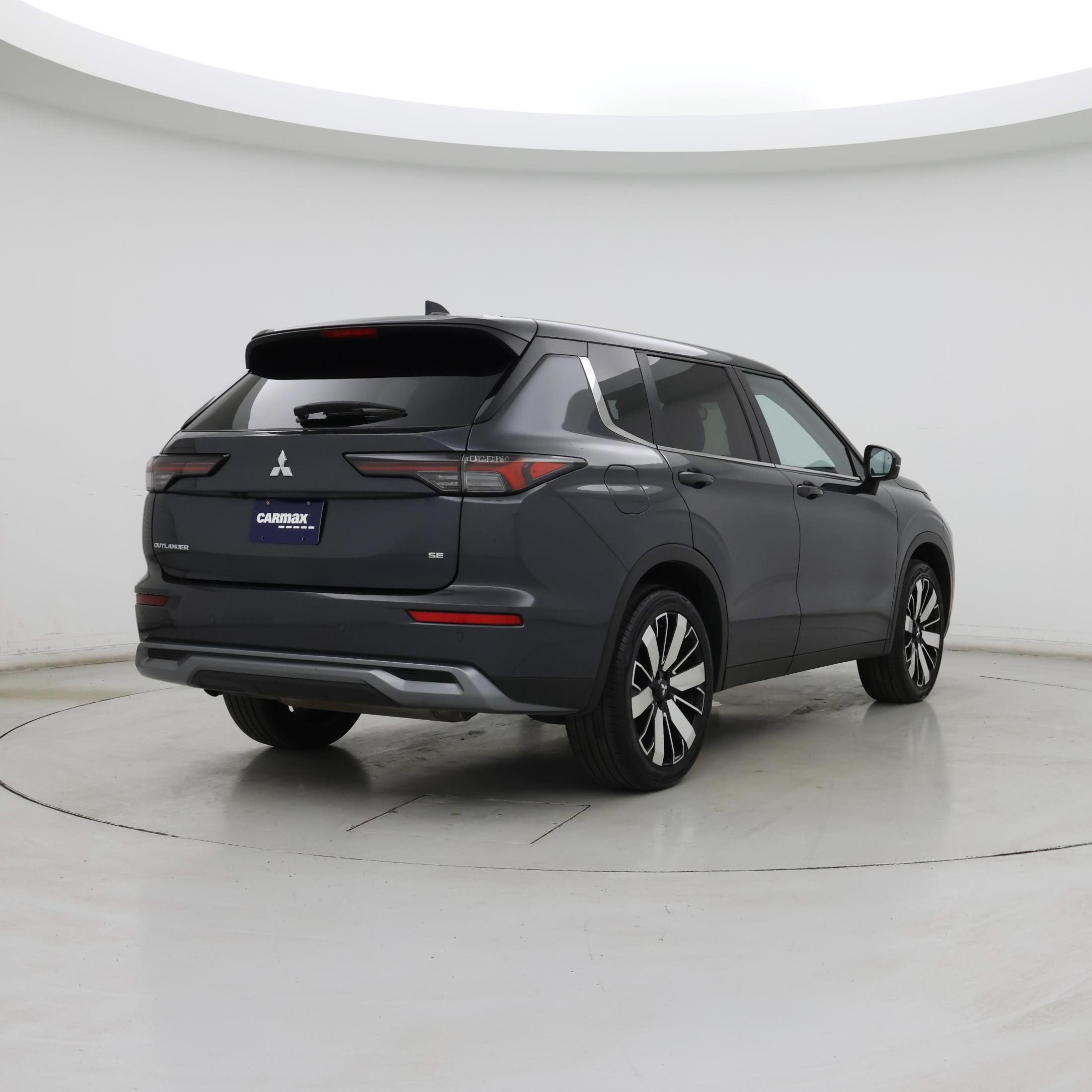 Thumbnail: 2025 Mitsubishi Outlander - 8
