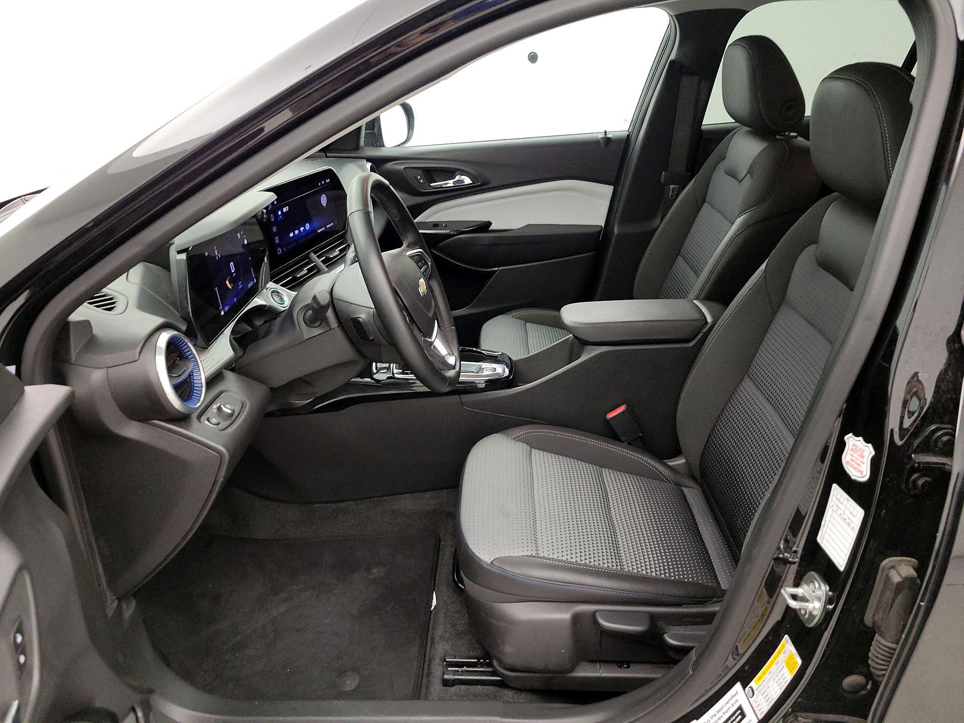 Thumbnail: 2025 Chevrolet Trax - 11