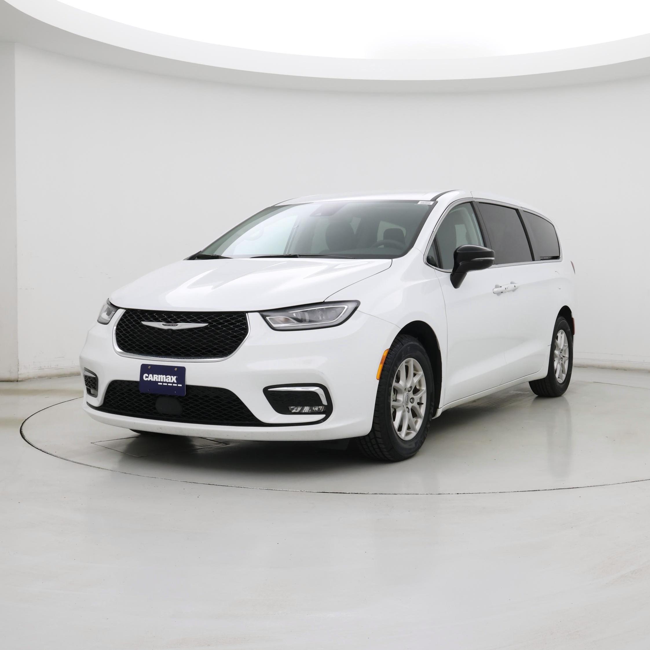 Thumbnail: 2024 Chrysler Pacifica - 4
