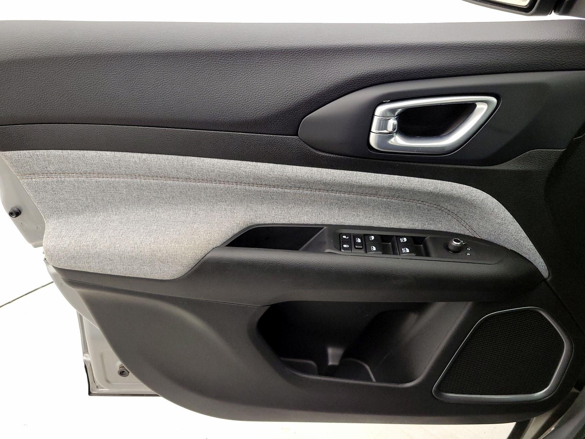 Thumbnail: 2023 Jeep Compass - 12