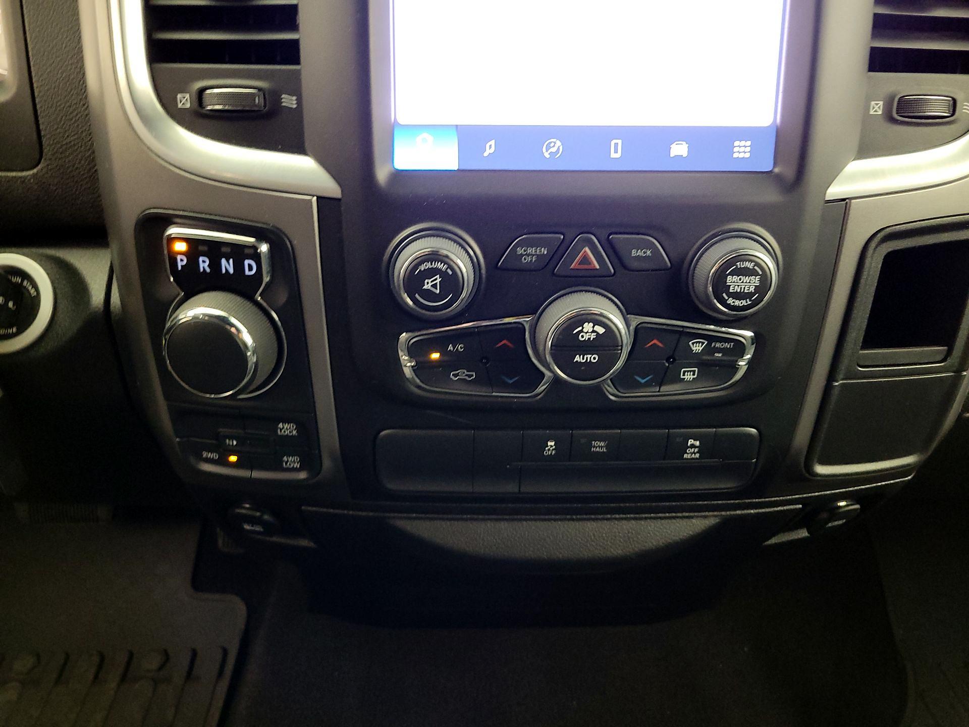Thumbnail: 2022 RAM 1500 Classic - 17