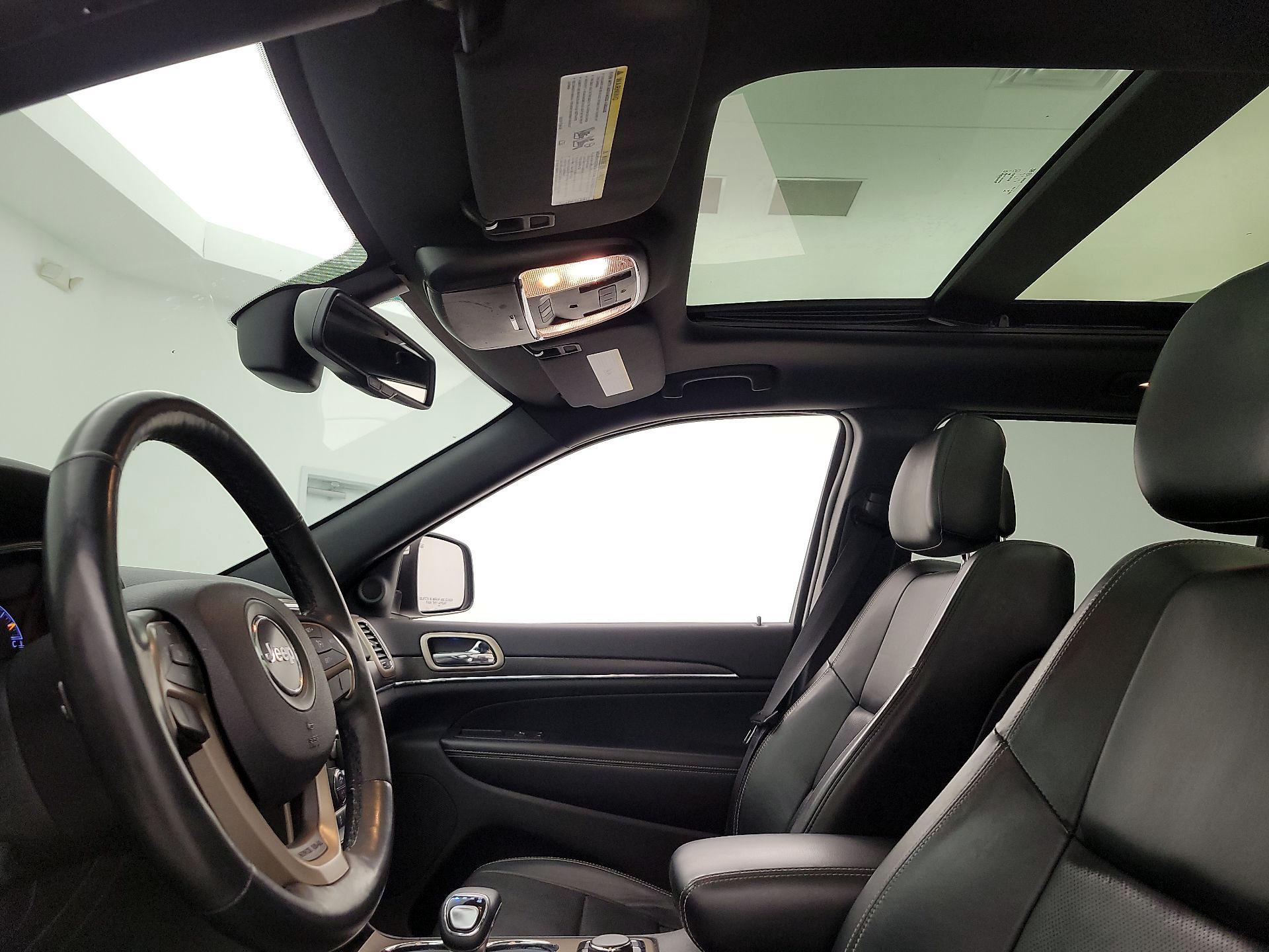 Thumbnail: 2015 Jeep Grand Cherokee - 20