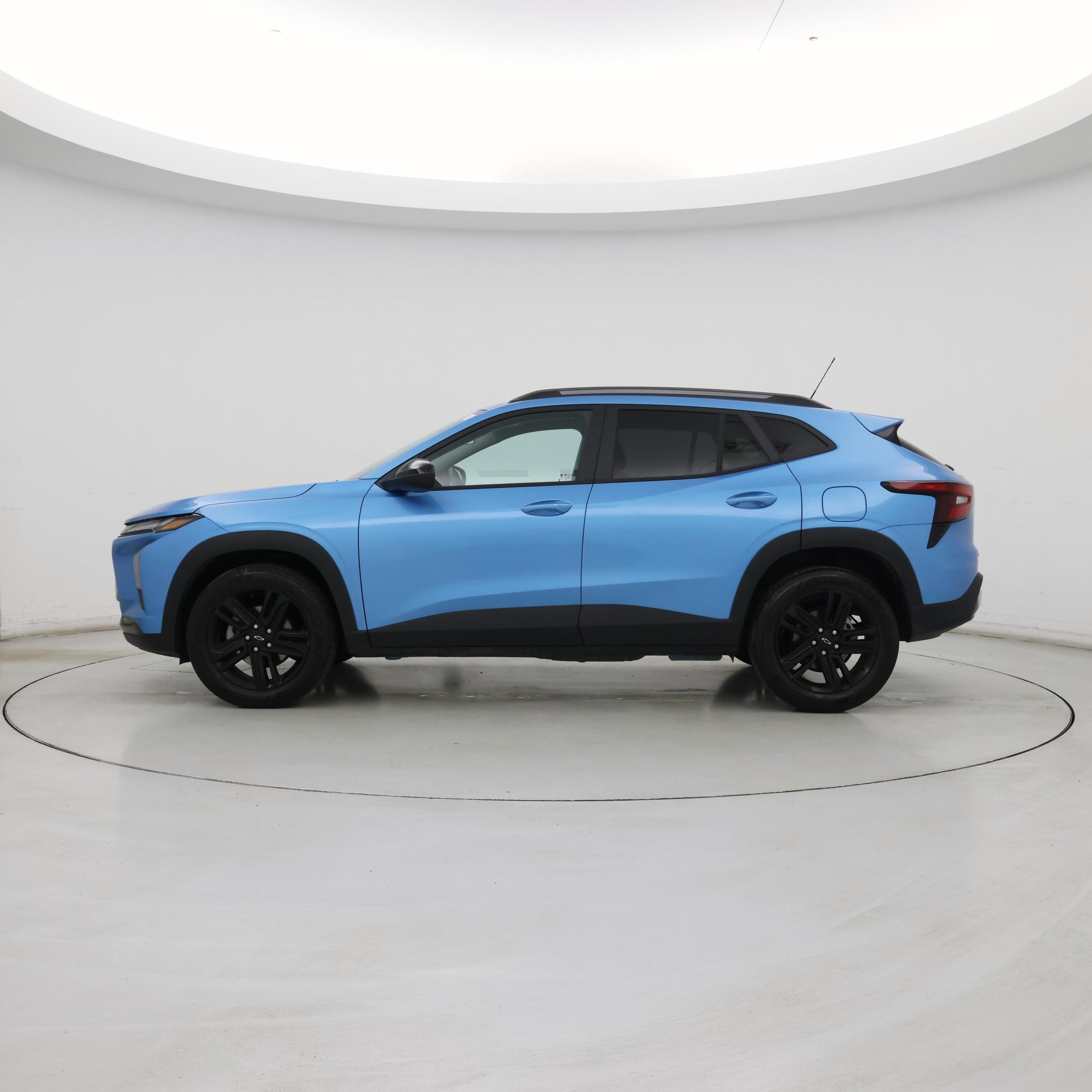 Thumbnail: 2025 Chevrolet Trax - 3