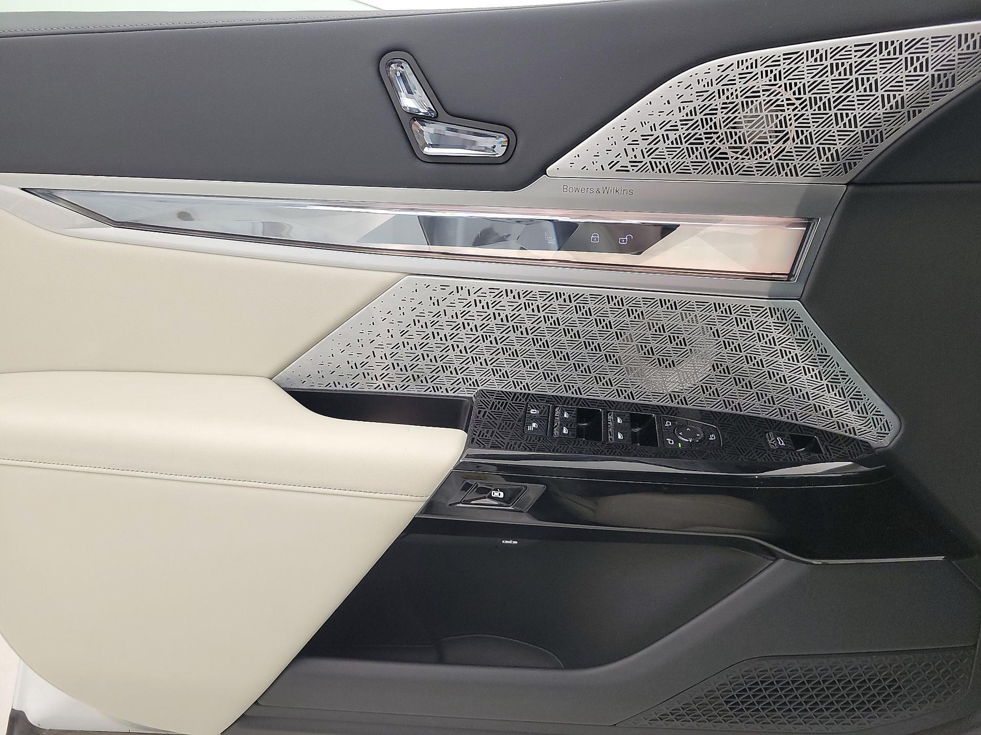 Thumbnail: 2023 BMW i7 - 12