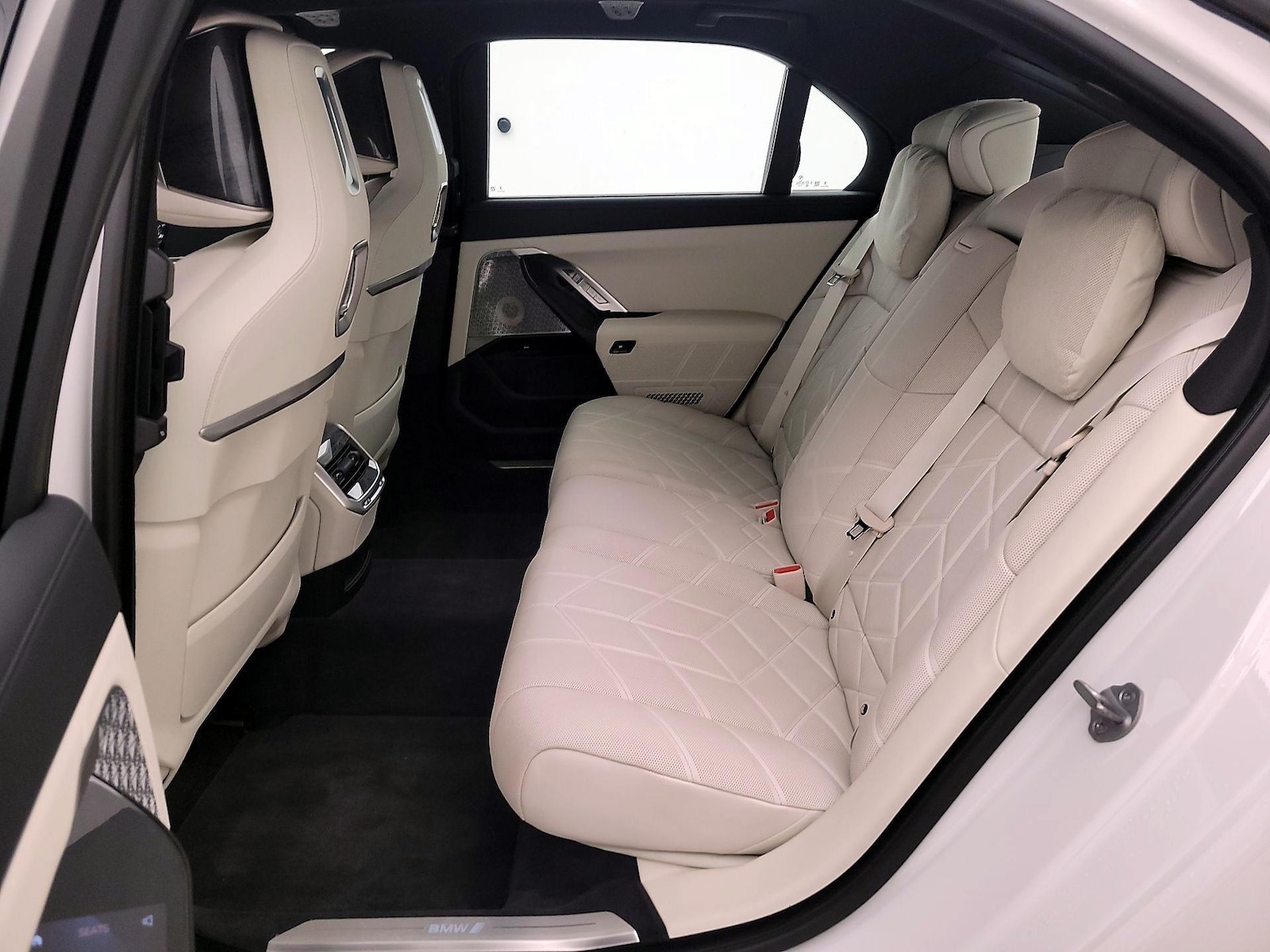 2023 BMW i7 Base - Photo 22