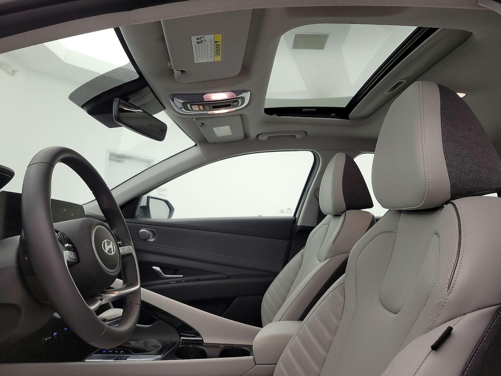 2025 Hyundai Elantra Limited - Photo 21