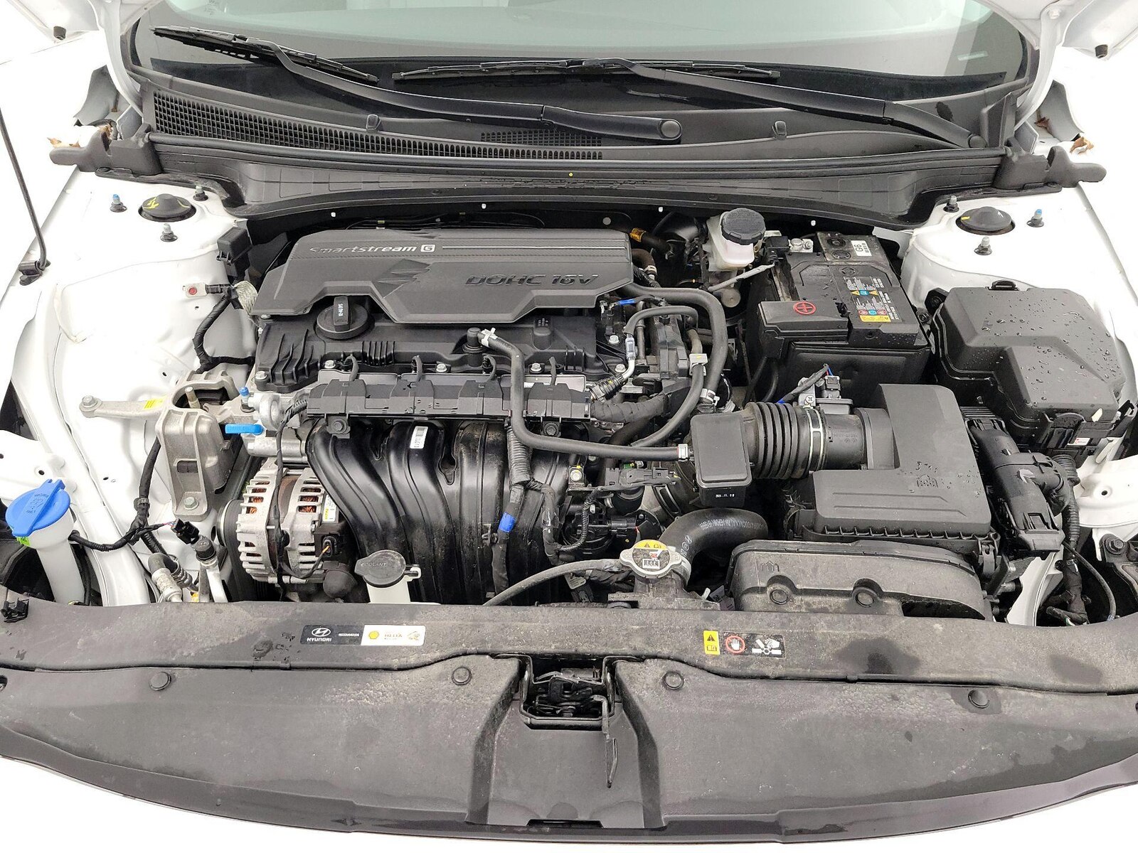 2025 Hyundai Elantra Limited - Photo 24