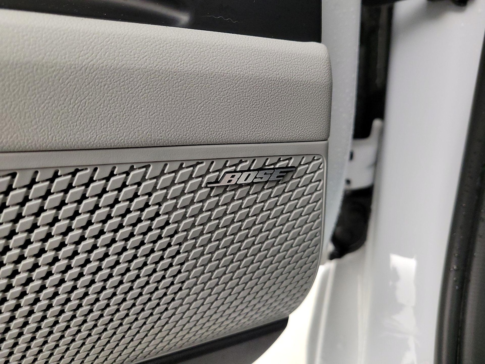 2025 Hyundai Elantra Limited - Photo 25