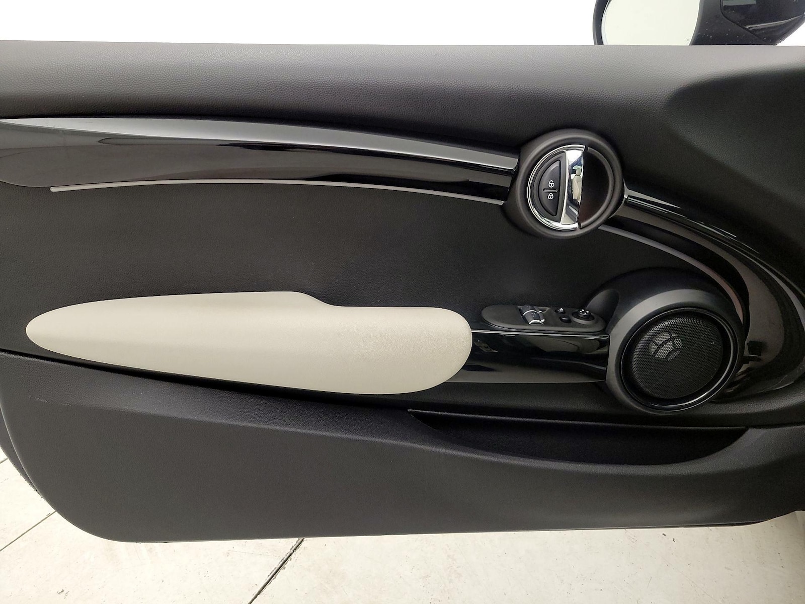 2022 MINI Hardtop 2 Door SE - Photo 13