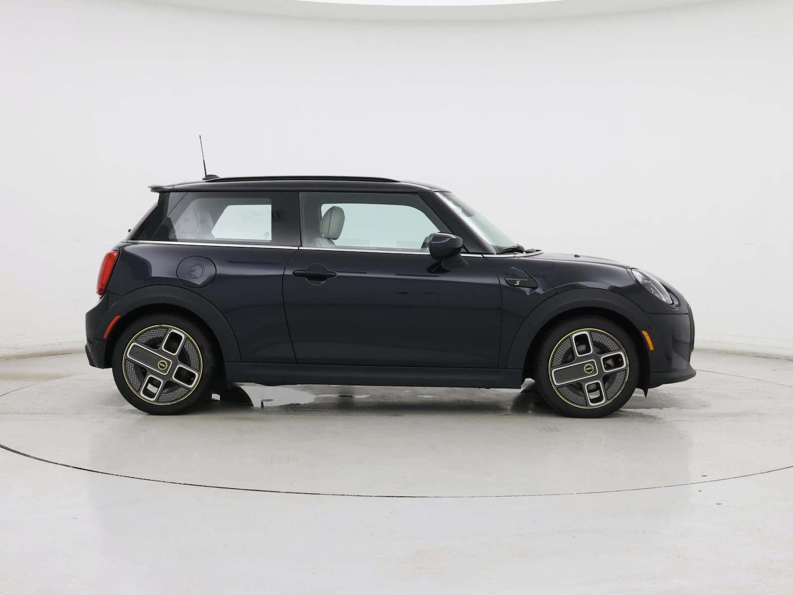 2022 MINI Hardtop 2 Door SE - Photo 8