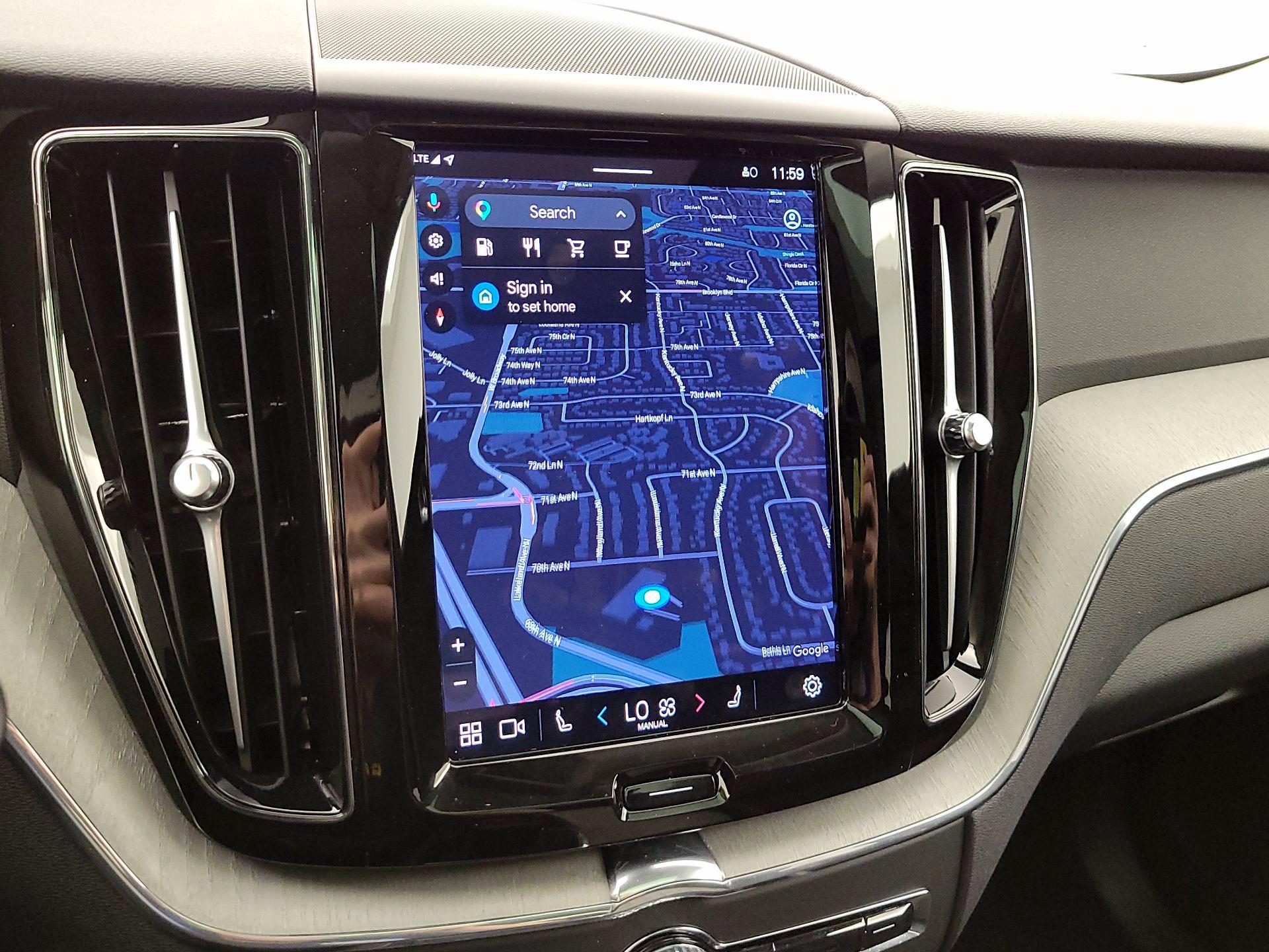 Thumbnail: 2025 Volvo XC60 - 14