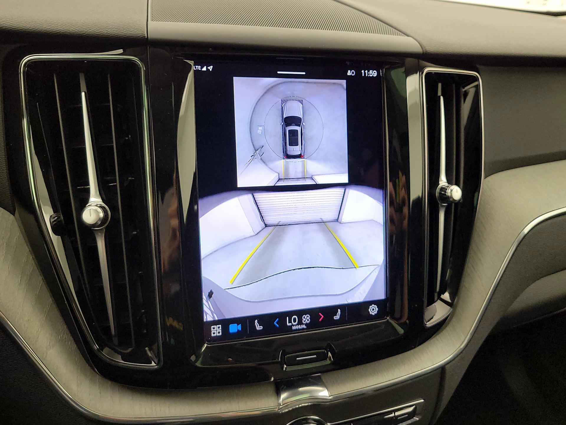 Thumbnail: 2025 Volvo XC60 - 15