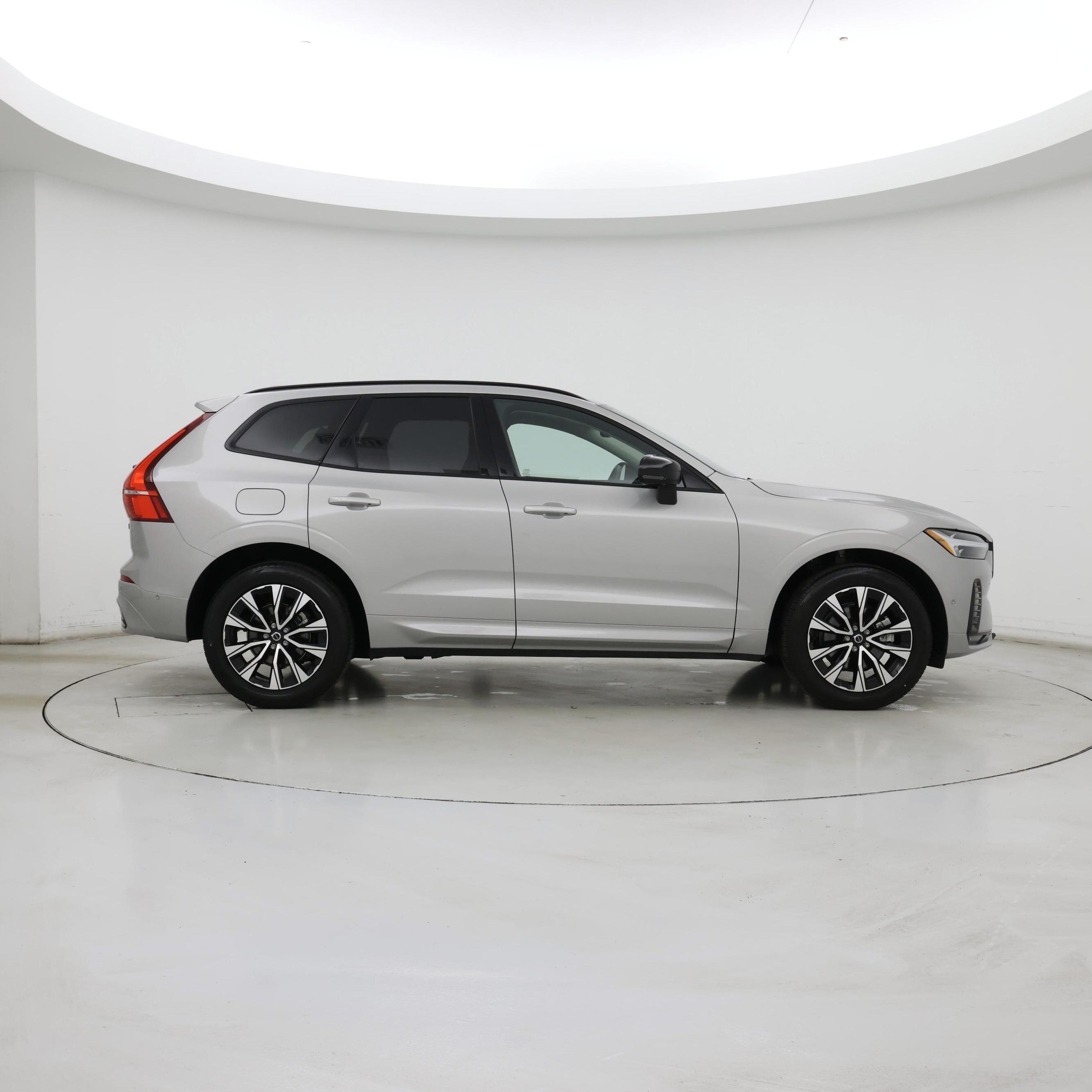 Thumbnail: 2025 Volvo XC60 - 7