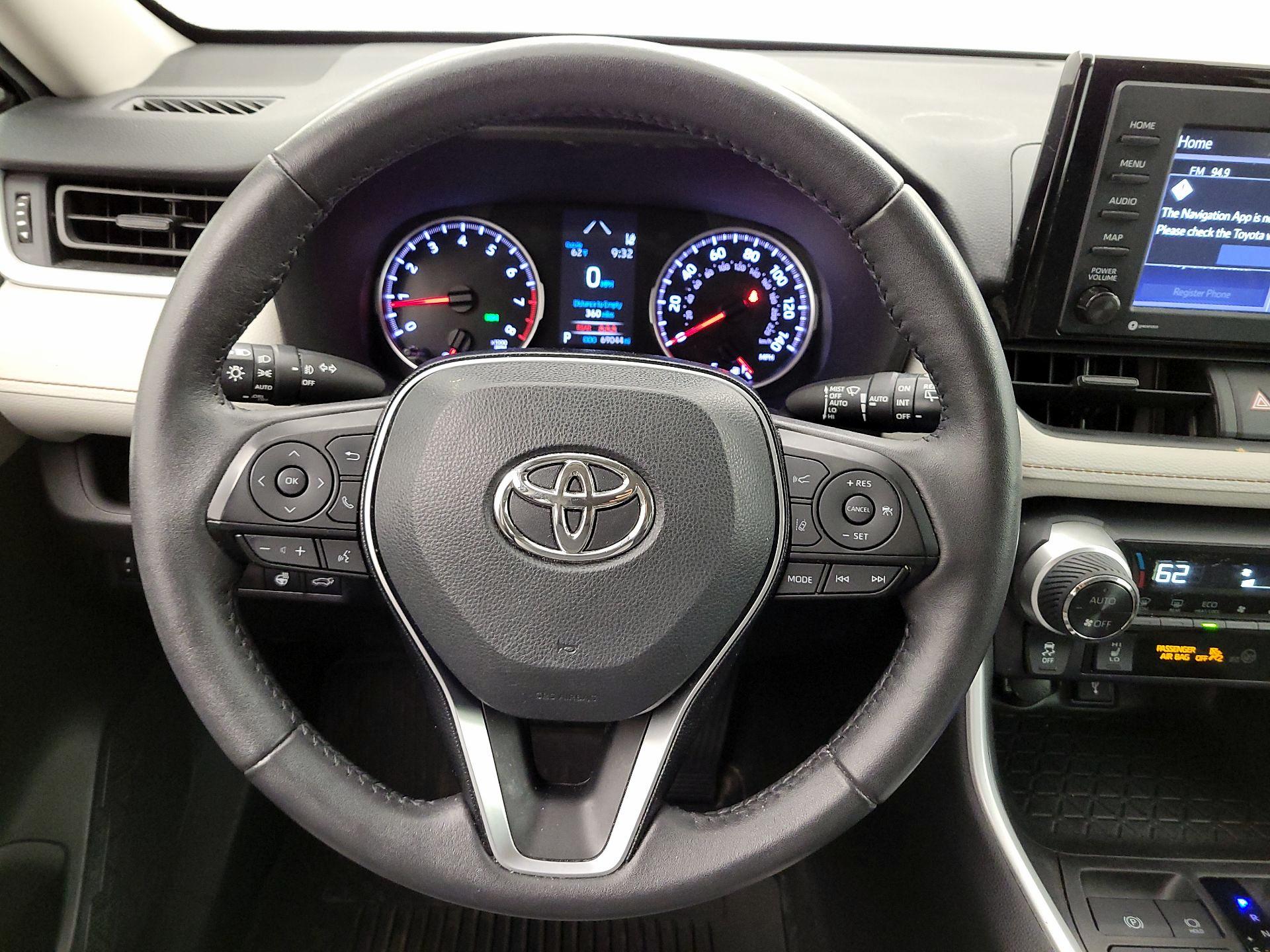 Thumbnail: 2021 Toyota RAV4 - 10