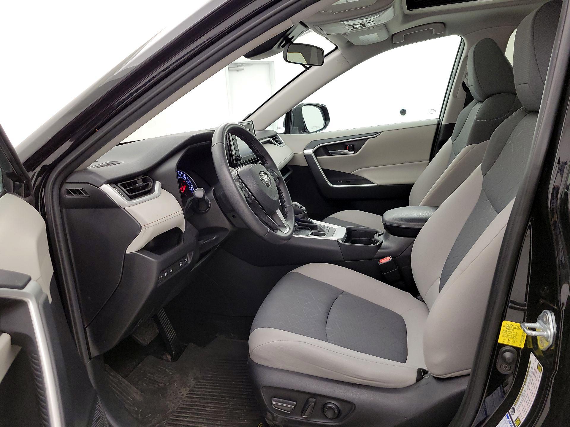 Thumbnail: 2021 Toyota RAV4 - 11